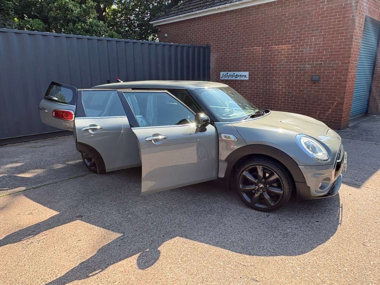 2017 MINI CLUBMAN 2017 MINI CLUBMAN