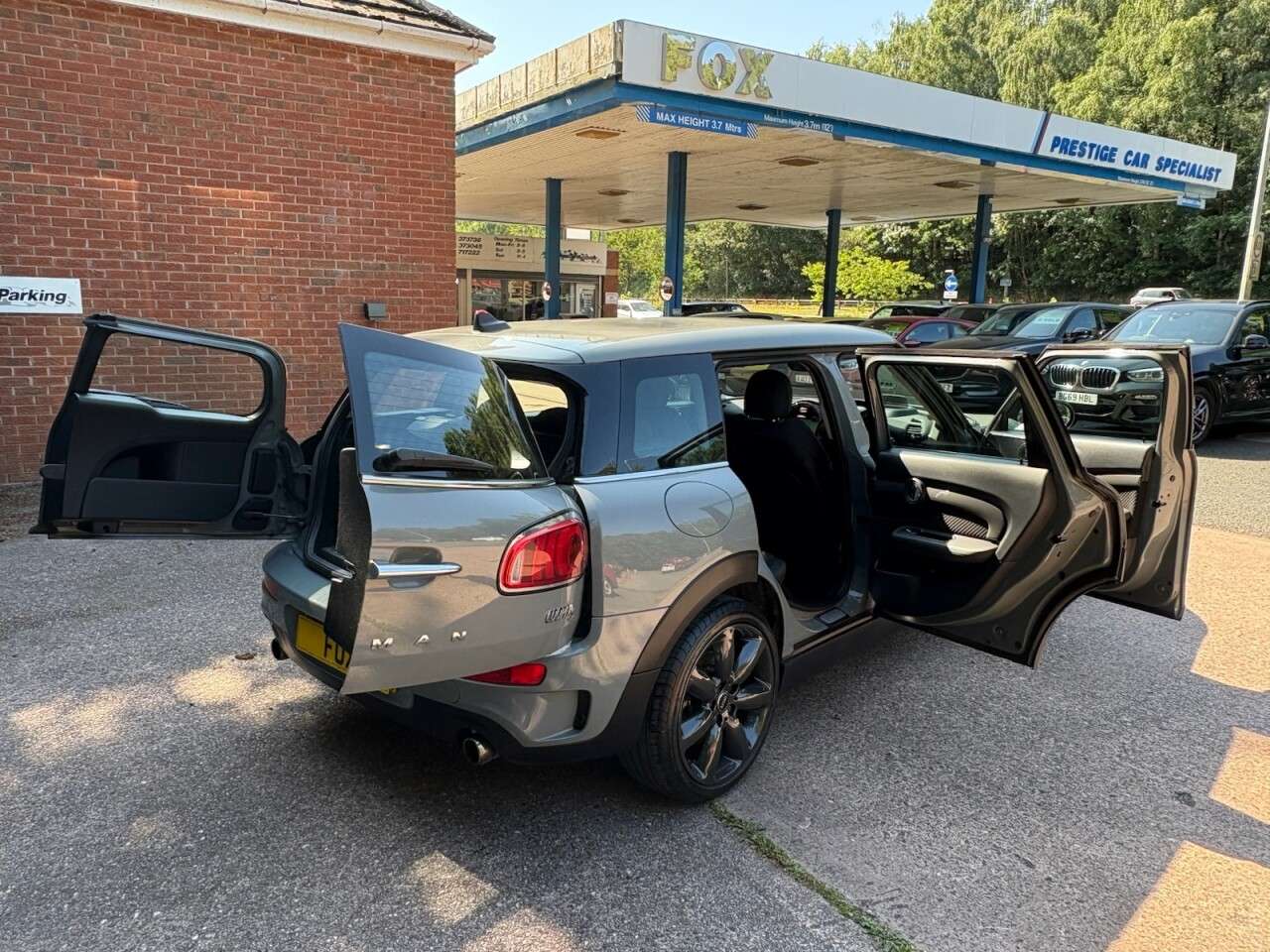 2017 MINI CLUBMAN 2017 MINI CLUBMAN