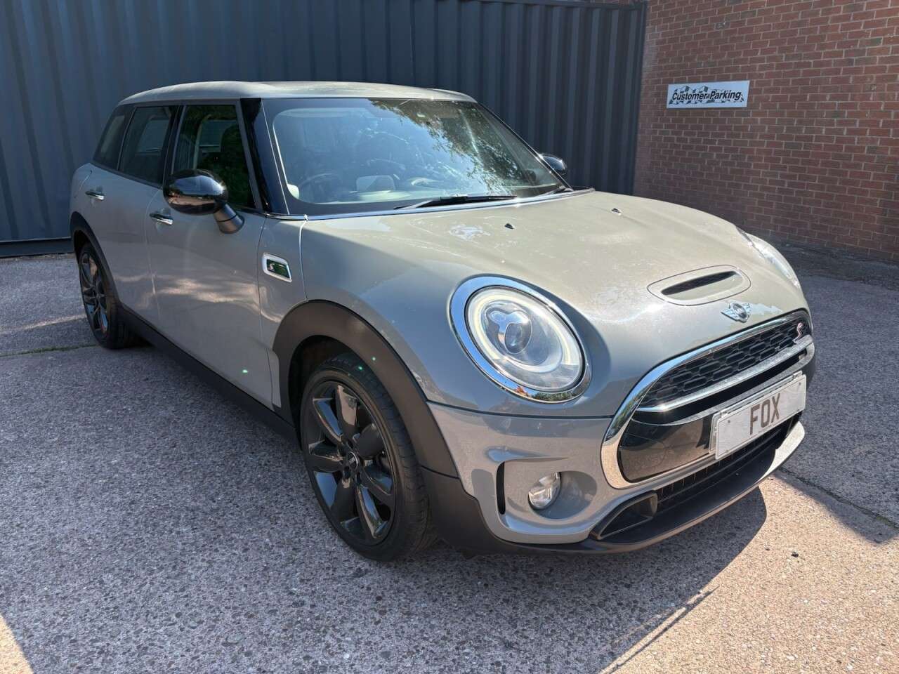 2017 MINI CLUBMAN 2017 MINI CLUBMAN