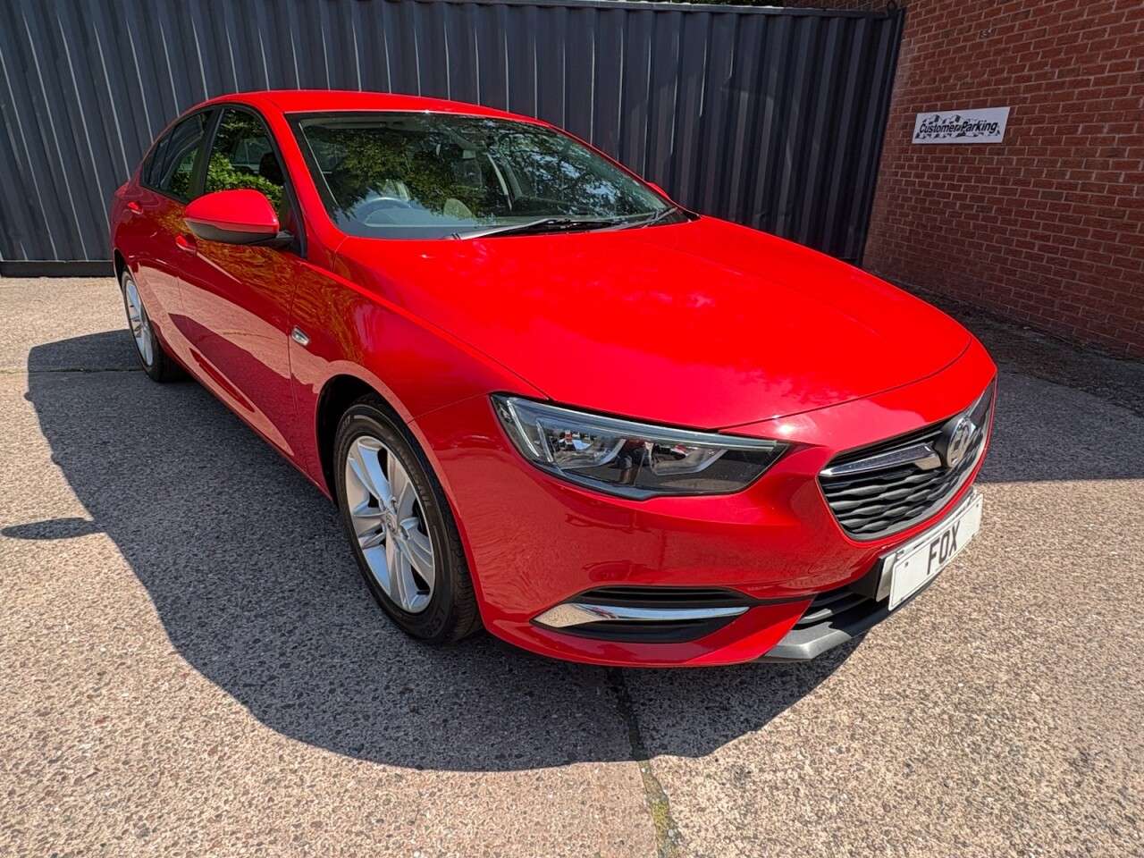 A 2019 VAUXHALL INSIGNIA 1.5i Turbo GPF Design Nav Grand Sport 5dr Petrol Manual Euro 6 (s/s) (165 p A 2019 VAUXHALL INSIGNIA 1.5i Turbo GPF Design Nav Grand Sport 5dr Petrol Manual Euro 6 (s/s) (165 p