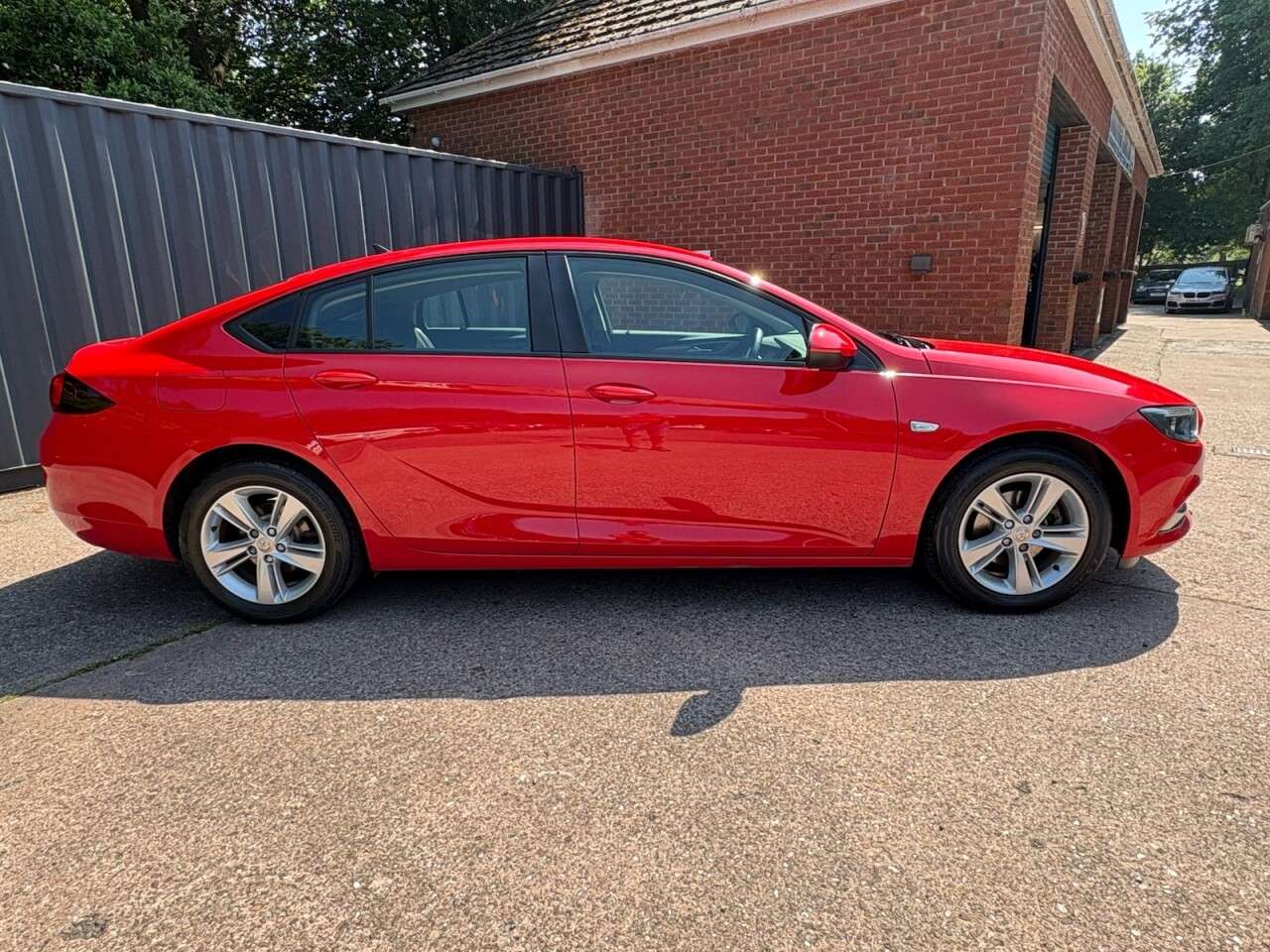 A 2019 VAUXHALL INSIGNIA 1.5i Turbo GPF Design Nav Grand Sport 5dr Petrol Manual Euro 6 (s/s) (165 p A 2019 VAUXHALL INSIGNIA 1.5i Turbo GPF Design Nav Grand Sport 5dr Petrol Manual Euro 6 (s/s) (165 p