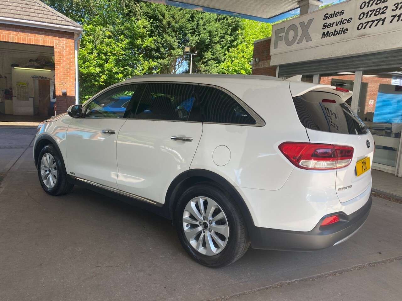 A 2015 KIA SORENTO 2.2 CRDi KX-3 SUV 5dr Diesel Manual AWD Euro 6 (s/s) (197 bhp) PAN ROOF-REV A 2015 KIA SORENTO 2.2 CRDi KX-3 SUV 5dr Diesel Manual AWD Euro 6 (s/s) (197 bhp) PAN ROOF-REV