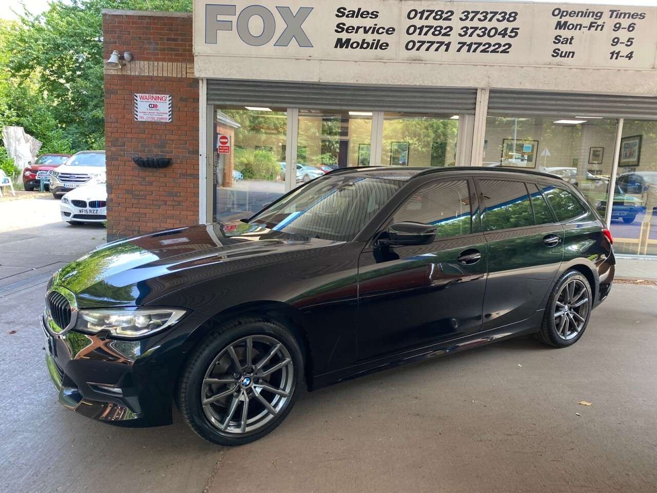 A 2020 BMW 3 SERIES 2.0 320i Sport Touring 5dr Petrol Auto Euro 6 (s/s) (184 ps) NAV-PRIVACY GL A 2020 BMW 3 SERIES 2.0 320i Sport Touring 5dr Petrol Auto Euro 6 (s/s) (184 ps) NAV-PRIVACY GL