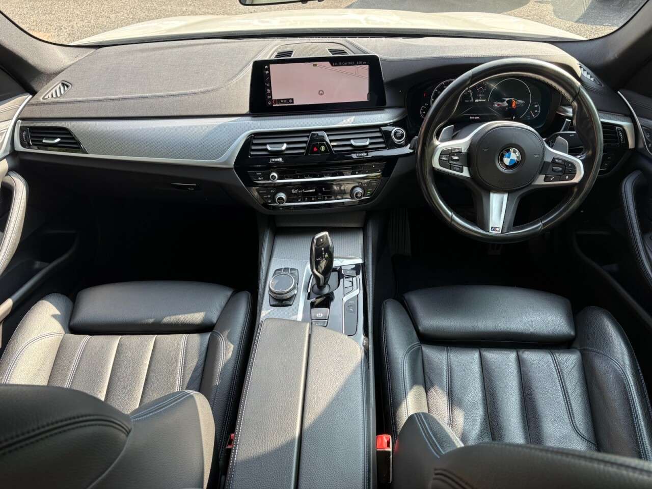 A 2018 BMW 5 SERIES 2.0 530e 9.2kWh M Sport Saloon 4dr Petrol Plug-in Hybrid Auto Euro 6 (s/s) A 2018 BMW 5 SERIES 2.0 530e 9.2kWh M Sport Saloon 4dr Petrol Plug-in Hybrid Auto Euro 6 (s/s)