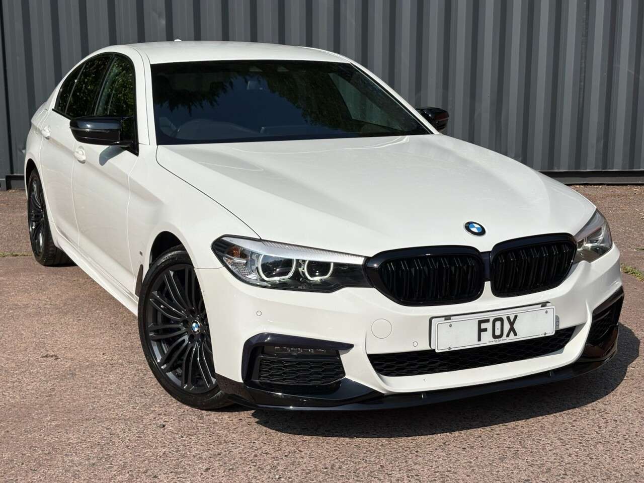 A 2018 BMW 5 SERIES 2.0 530e 9.2kWh M Sport Saloon 4dr Petrol Plug-in Hybrid Auto Euro 6 (s/s) A 2018 BMW 5 SERIES 2.0 530e 9.2kWh M Sport Saloon 4dr Petrol Plug-in Hybrid Auto Euro 6 (s/s)