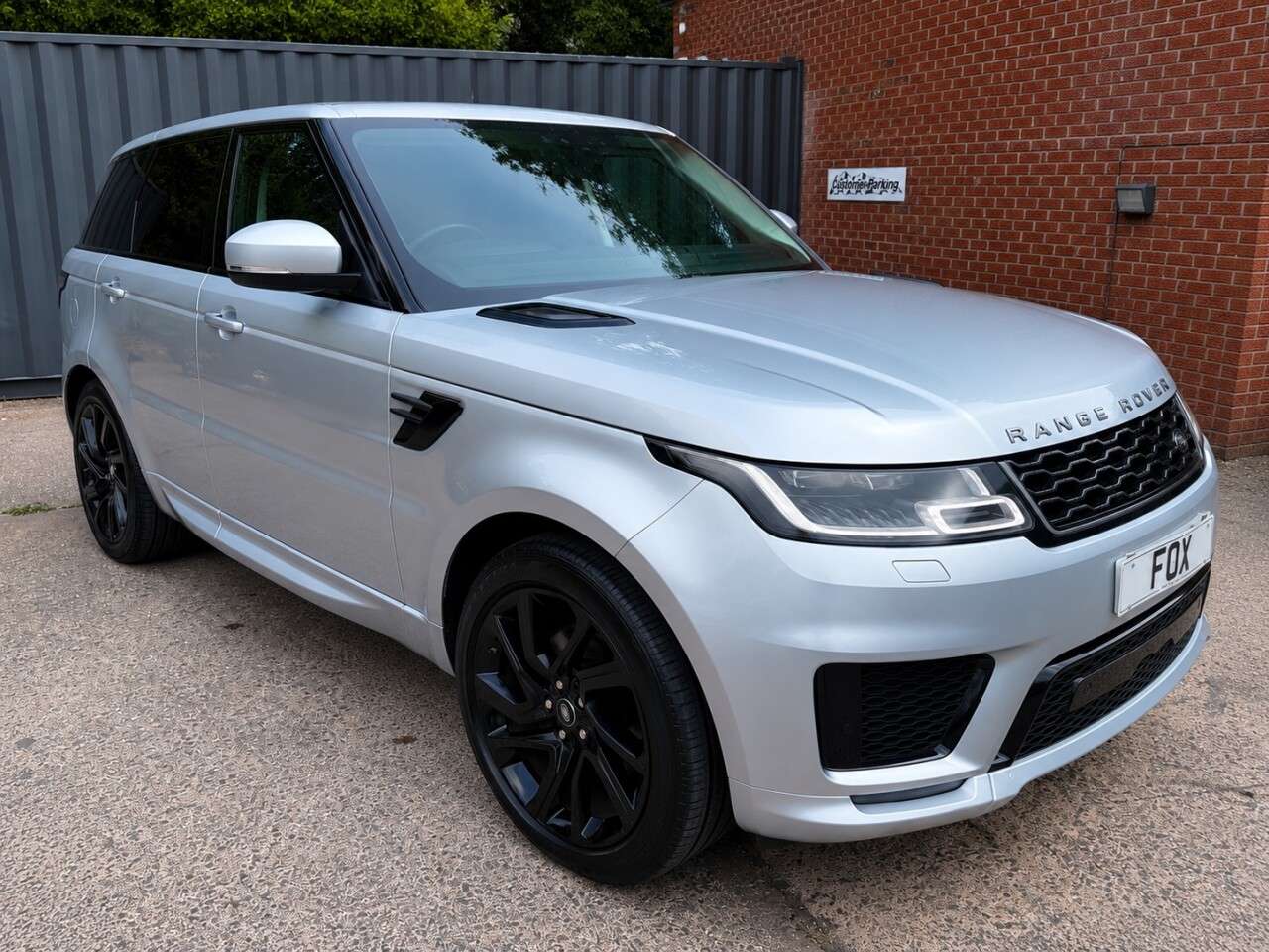 A 2020 LAND ROVER RANGE ROVER SPORT 3.0 SD V6 HSE Dynamic SUV 5dr Diesel Auto 4WD Euro 6 (s/s) (306 ps) 21 INCH A 2020 LAND ROVER RANGE ROVER SPORT 3.0 SD V6 HSE Dynamic SUV 5dr Diesel Auto 4WD Euro 6 (s/s) (306 ps) 21 INCH