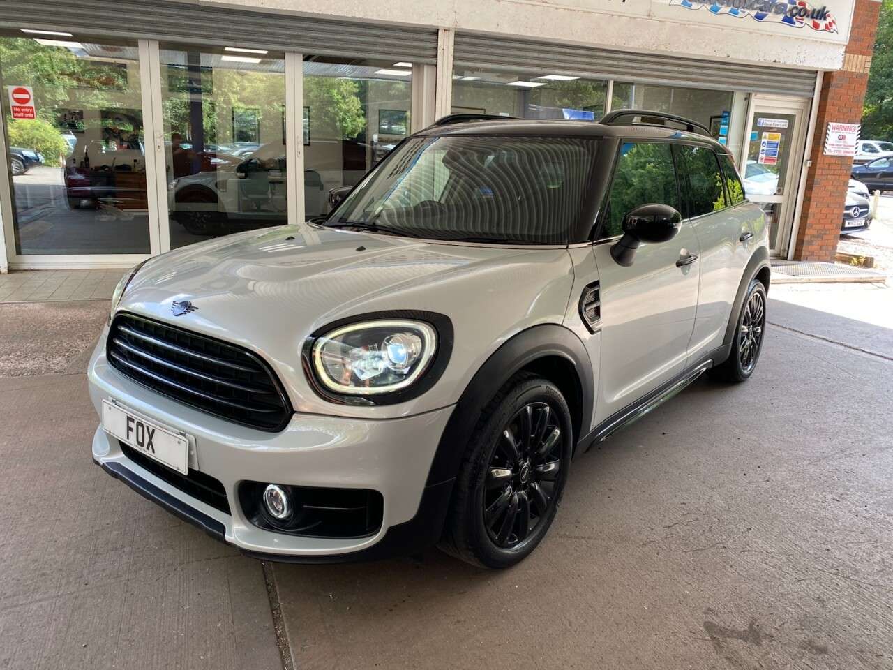 A 2020 MINI COUNTRYMAN 1.5 Cooper Classic SUV 5dr Petrol Manual Euro 6 (s/s) (136 ps) CRUISE-DAB-6 A 2020 MINI COUNTRYMAN 1.5 Cooper Classic SUV 5dr Petrol Manual Euro 6 (s/s) (136 ps) CRUISE-DAB-6