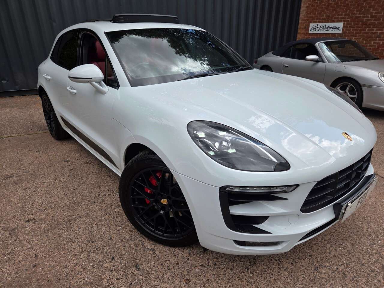 A 2016 PORSCHE MACAN 3.0T V6 GTS SUV 5dr Petrol PDK 4WD Euro 6 (s/s) (360 ps) 20INCH ALLOYS-SAT A 2016 PORSCHE MACAN 3.0T V6 GTS SUV 5dr Petrol PDK 4WD Euro 6 (s/s) (360 ps) 20INCH ALLOYS-SAT