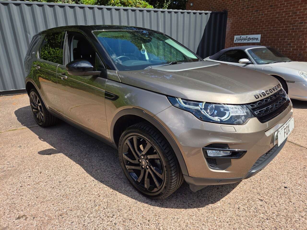 A 2016 LAND ROVER DISCOVERY SPORT 2.0 TD4 HSE Black SUV 5dr Diesel Auto 4WD Euro 6 (s/s) (180 ps) REVERSING C A 2016 LAND ROVER DISCOVERY SPORT 2.0 TD4 HSE Black SUV 5dr Diesel Auto 4WD Euro 6 (s/s) (180 ps) REVERSING C