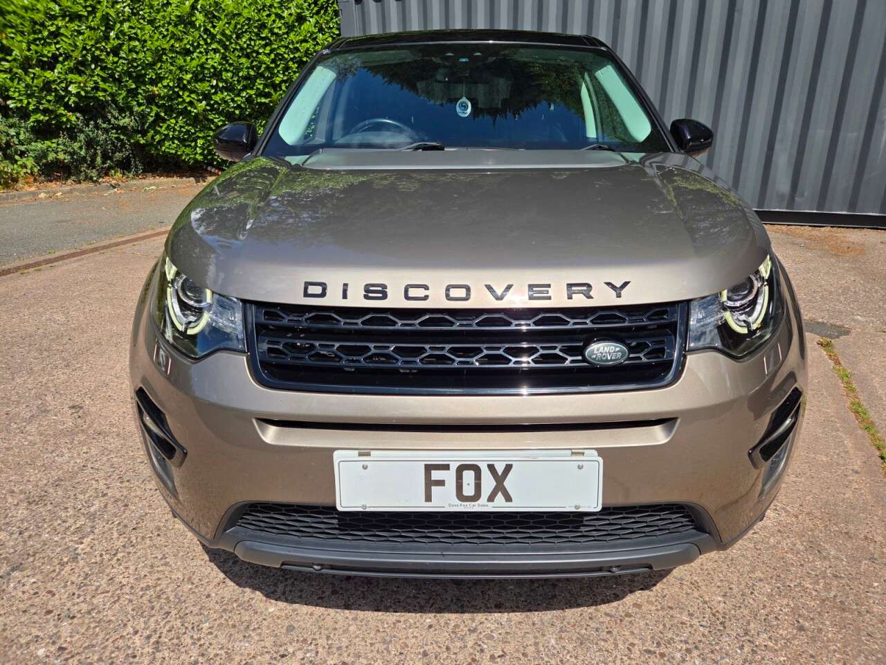 A 2016 LAND ROVER DISCOVERY SPORT 2.0 TD4 HSE Black SUV 5dr Diesel Auto 4WD Euro 6 (s/s) (180 ps) REVERSING C A 2016 LAND ROVER DISCOVERY SPORT 2.0 TD4 HSE Black SUV 5dr Diesel Auto 4WD Euro 6 (s/s) (180 ps) REVERSING C