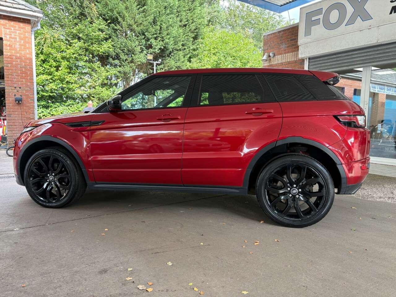 A 2018 LAND ROVER RANGE ROVER EVOQUE 2.0 TD4 HSE Dynamic SUV 5dr Diesel Auto 4WD Euro 6 (s/s) (180 ps) BLUETOOTH A 2018 LAND ROVER RANGE ROVER EVOQUE 2.0 TD4 HSE Dynamic SUV 5dr Diesel Auto 4WD Euro 6 (s/s) (180 ps) BLUETOOTH