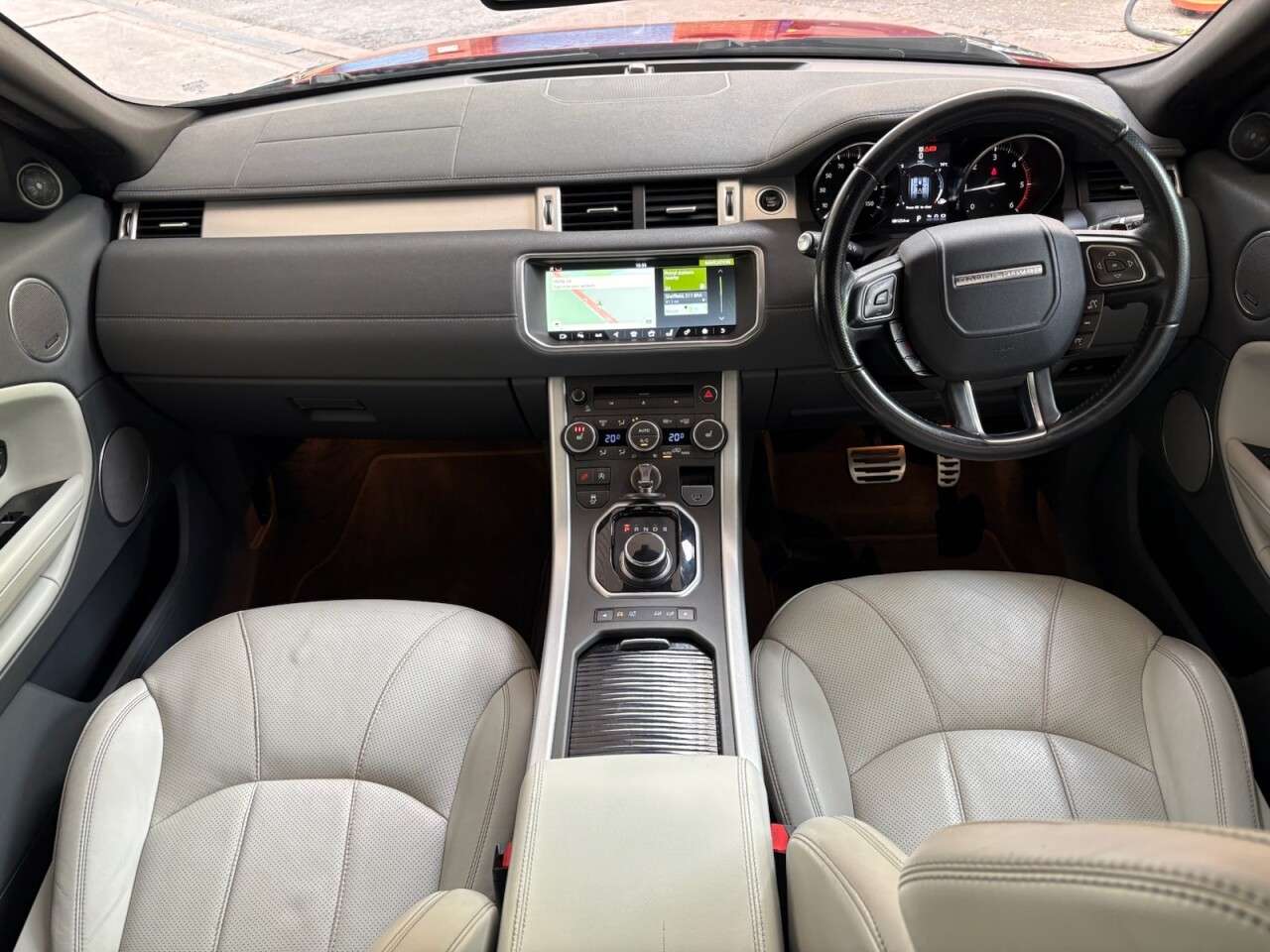 A 2018 LAND ROVER RANGE ROVER EVOQUE 2.0 TD4 HSE Dynamic SUV 5dr Diesel Auto 4WD Euro 6 (s/s) (180 ps) BLUETOOTH A 2018 LAND ROVER RANGE ROVER EVOQUE 2.0 TD4 HSE Dynamic SUV 5dr Diesel Auto 4WD Euro 6 (s/s) (180 ps) BLUETOOTH