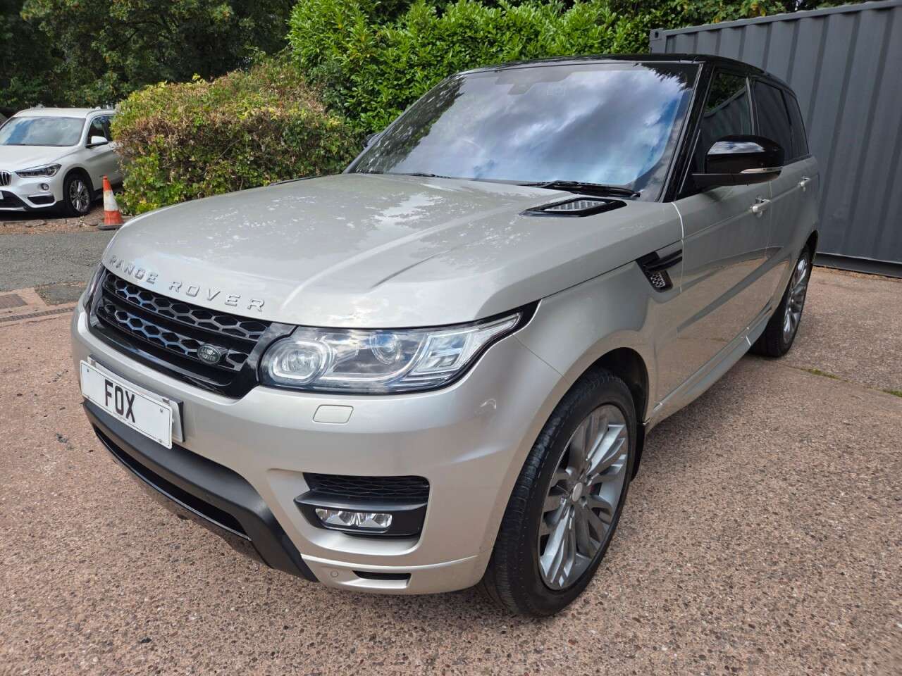 A 2015 LAND ROVER RANGE ROVER SPORT 3.0 SD V6 Autobiography Dynamic SUV 5dr Diesel Auto 4WD Euro 5 (s/s) (306 p A 2015 LAND ROVER RANGE ROVER SPORT 3.0 SD V6 Autobiography Dynamic SUV 5dr Diesel Auto 4WD Euro 5 (s/s) (306 p