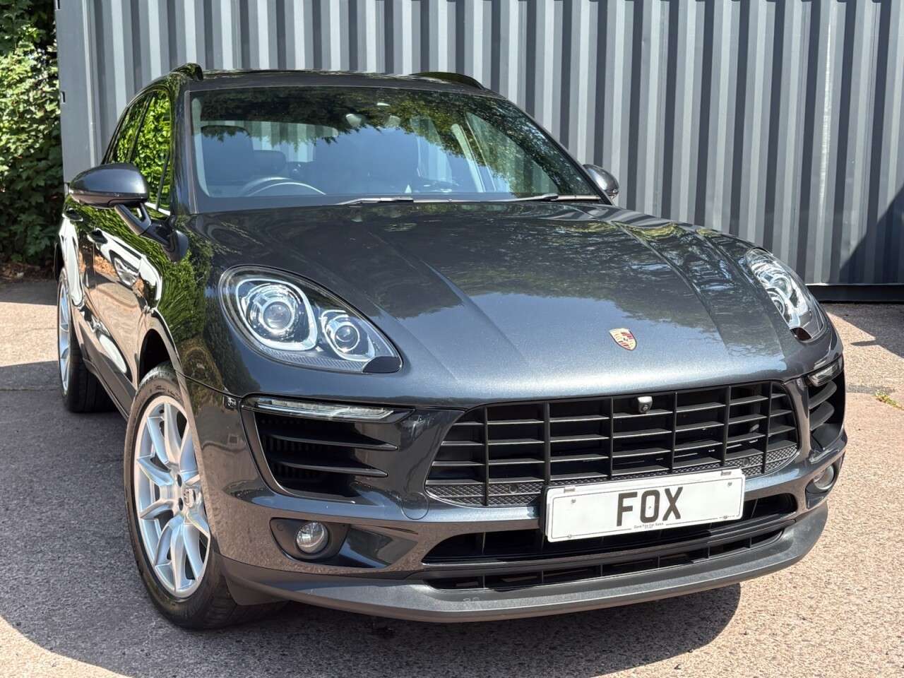 A 2017 PORSCHE MACAN 3.0 V6 S SUV 5dr Petrol PDK 4WD Euro 6 (s/s) (340 ps) ,SATELLITE NAVIGATION A 2017 PORSCHE MACAN 3.0 V6 S SUV 5dr Petrol PDK 4WD Euro 6 (s/s) (340 ps) ,SATELLITE NAVIGATION