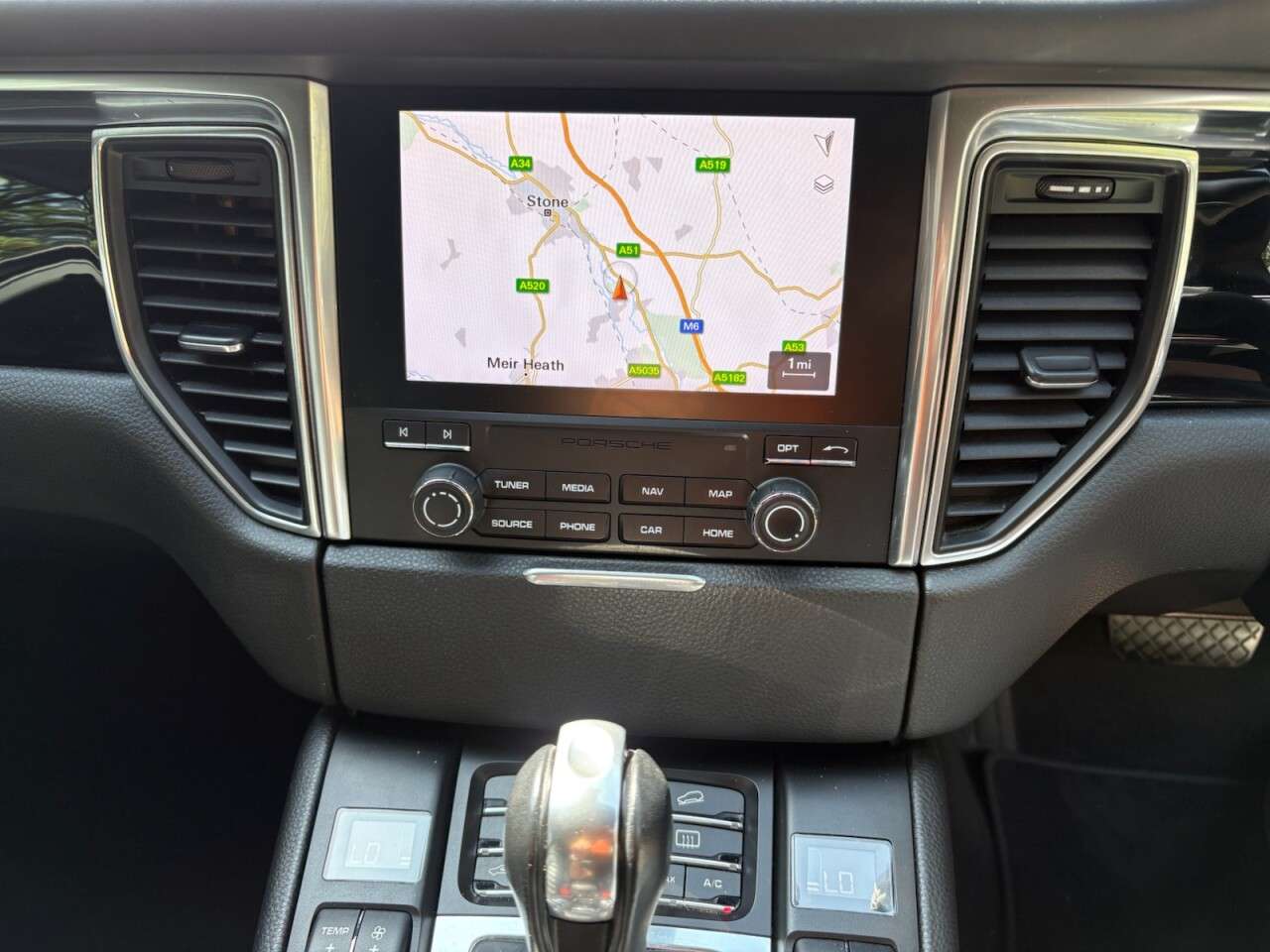 2017 PORSCHE MACAN 2017 PORSCHE MACAN