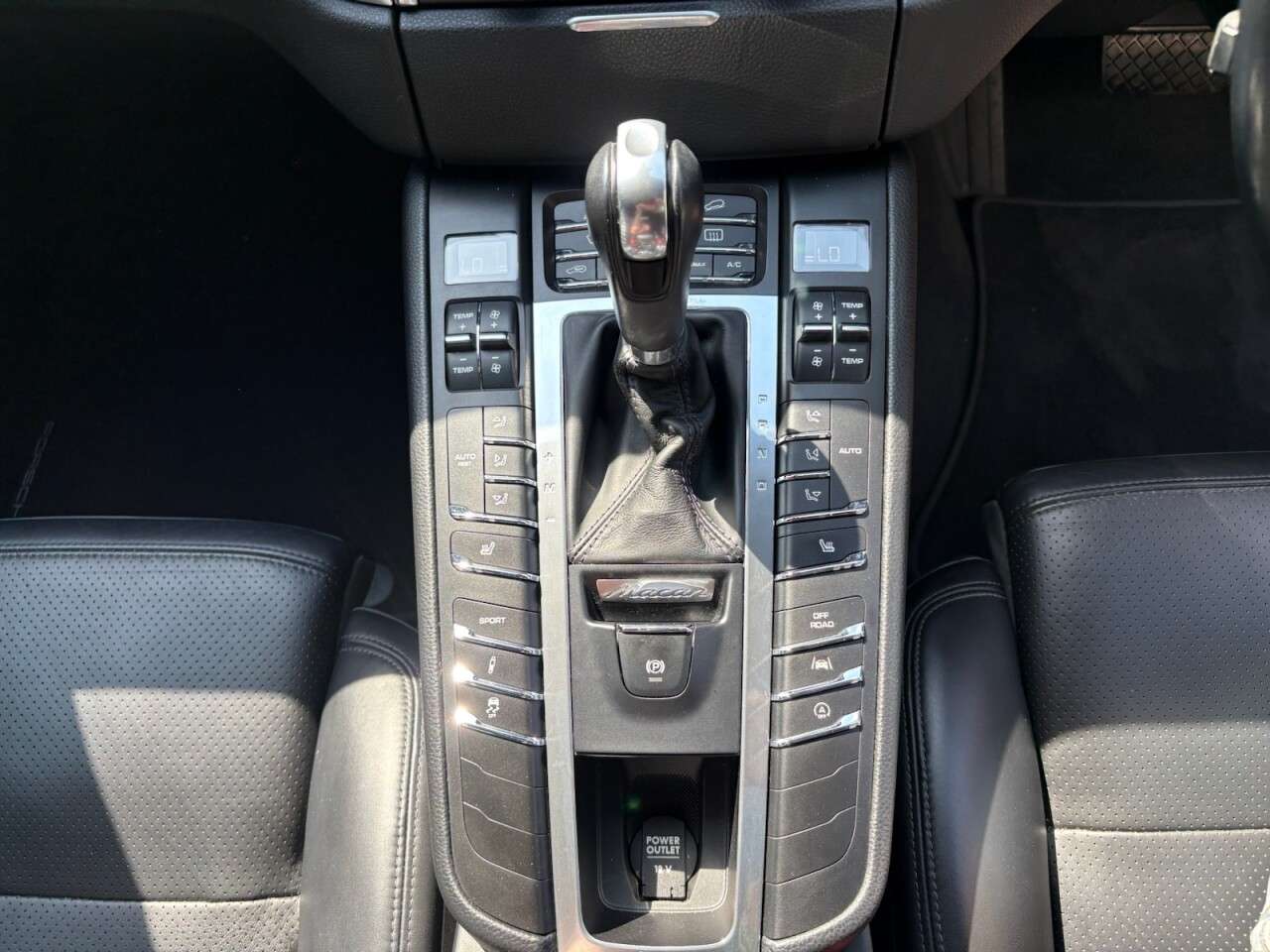2017 PORSCHE MACAN 2017 PORSCHE MACAN
