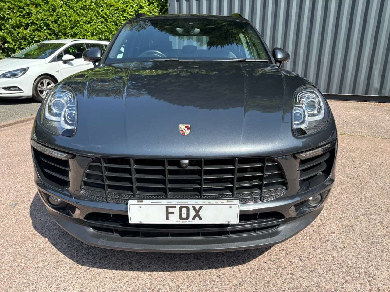 A 2017 PORSCHE MACAN 3.0 V6 S SUV 5dr Petrol PDK 4WD Euro 6 (s/s) (340 ps) ,SATELLITE NAVIGATION A 2017 PORSCHE MACAN 3.0 V6 S SUV 5dr Petrol PDK 4WD Euro 6 (s/s) (340 ps) ,SATELLITE NAVIGATION