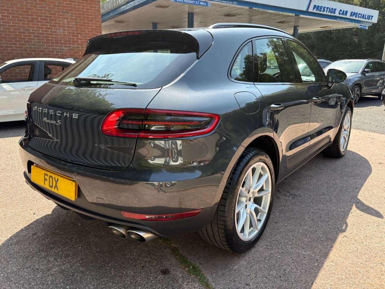 2017 PORSCHE MACAN 2017 PORSCHE MACAN