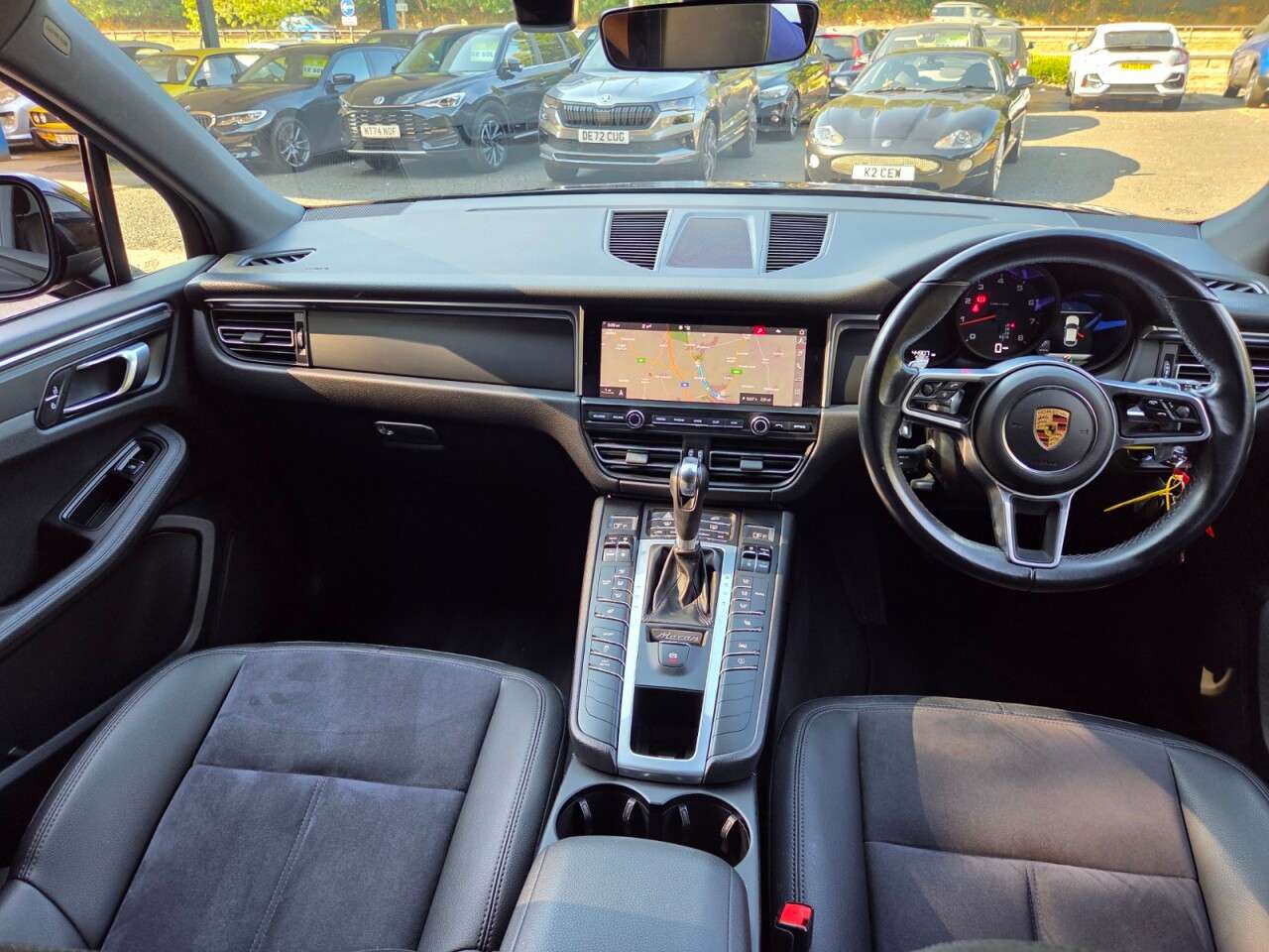 A 2019 PORSCHE MACAN 2.0T SUV 5dr Petrol PDK 4WD Euro 6 (s/s) (245 ps) SAT NAV,HIGH SPEC A 2019 PORSCHE MACAN 2.0T SUV 5dr Petrol PDK 4WD Euro 6 (s/s) (245 ps) SAT NAV,HIGH SPEC