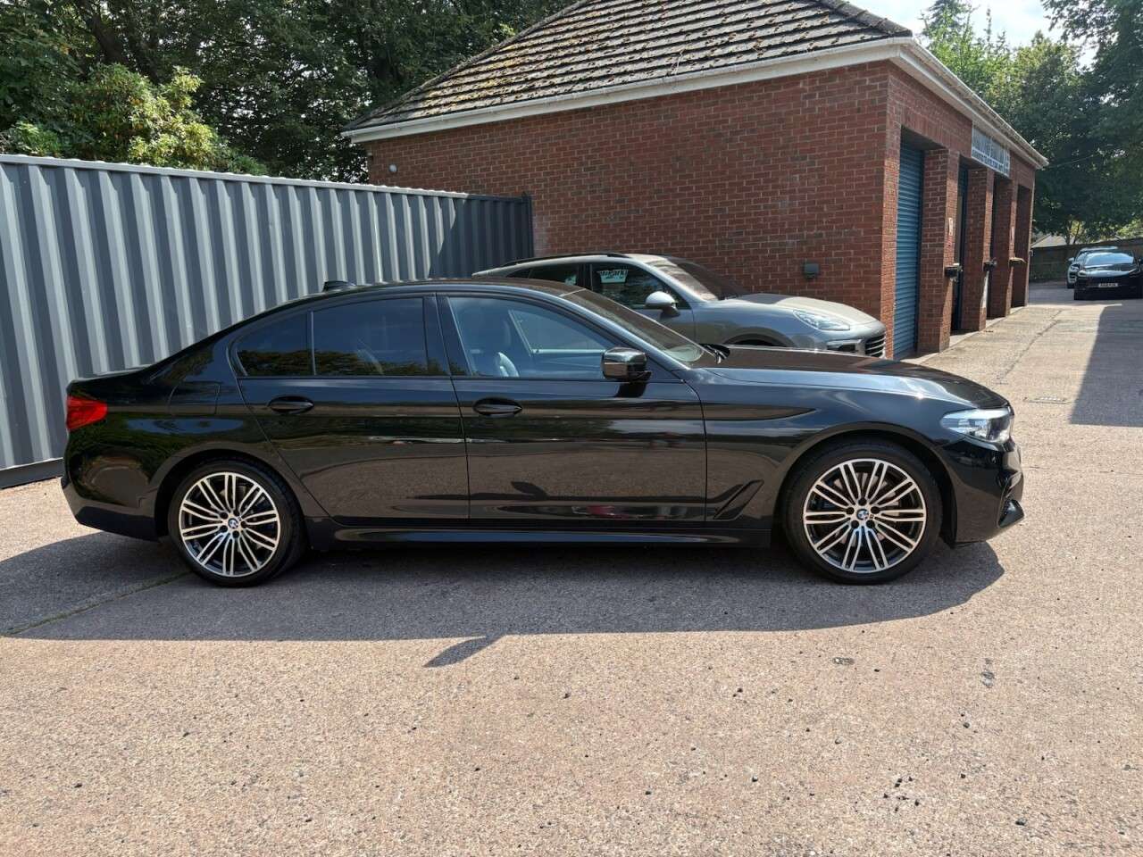 A 2020 BMW 5 SERIES 2.0 530e 9.2kWh M Sport Saloon 4dr Petrol Plug-in Hybrid Auto Euro 6 (s/s) A 2020 BMW 5 SERIES 2.0 530e 9.2kWh M Sport Saloon 4dr Petrol Plug-in Hybrid Auto Euro 6 (s/s)