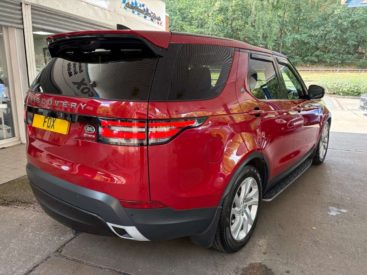 A 2017 LAND ROVER DISCOVERY 3.0 TD V6 HSE SUV 5dr Diesel Auto 4WD Euro 6 (s/s) (258 ps) REVERSING CAM-H A 2017 LAND ROVER DISCOVERY 3.0 TD V6 HSE SUV 5dr Diesel Auto 4WD Euro 6 (s/s) (258 ps) REVERSING CAM-H