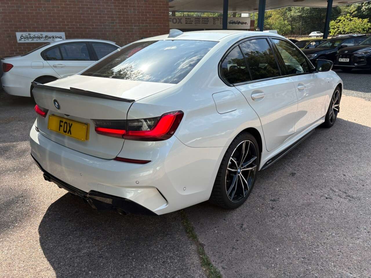 A 2019 BMW 3 SERIES 2.0 320d M Sport Saloon 4dr Diesel Auto Euro 6 (s/s) (190 ps) BLUETOOTH-SAT A 2019 BMW 3 SERIES 2.0 320d M Sport Saloon 4dr Diesel Auto Euro 6 (s/s) (190 ps) BLUETOOTH-SAT