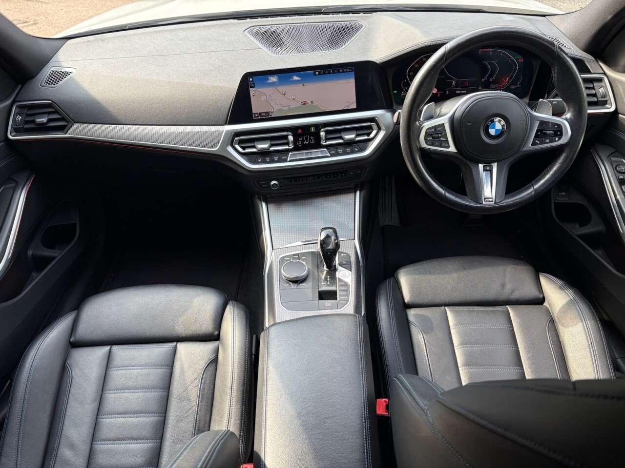 A 2019 BMW 3 SERIES 2.0 320d M Sport Saloon 4dr Diesel Auto Euro 6 (s/s) (190 ps) BLUETOOTH-SAT A 2019 BMW 3 SERIES 2.0 320d M Sport Saloon 4dr Diesel Auto Euro 6 (s/s) (190 ps) BLUETOOTH-SAT