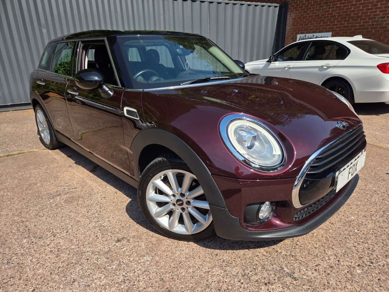 A 2016 MINI CLUBMAN 2.0 Cooper D Estate 6dr Diesel Manual Euro 6 (s/s) (150 ps) SAT NAV,CHILI P A 2016 MINI CLUBMAN 2.0 Cooper D Estate 6dr Diesel Manual Euro 6 (s/s) (150 ps) SAT NAV,CHILI P