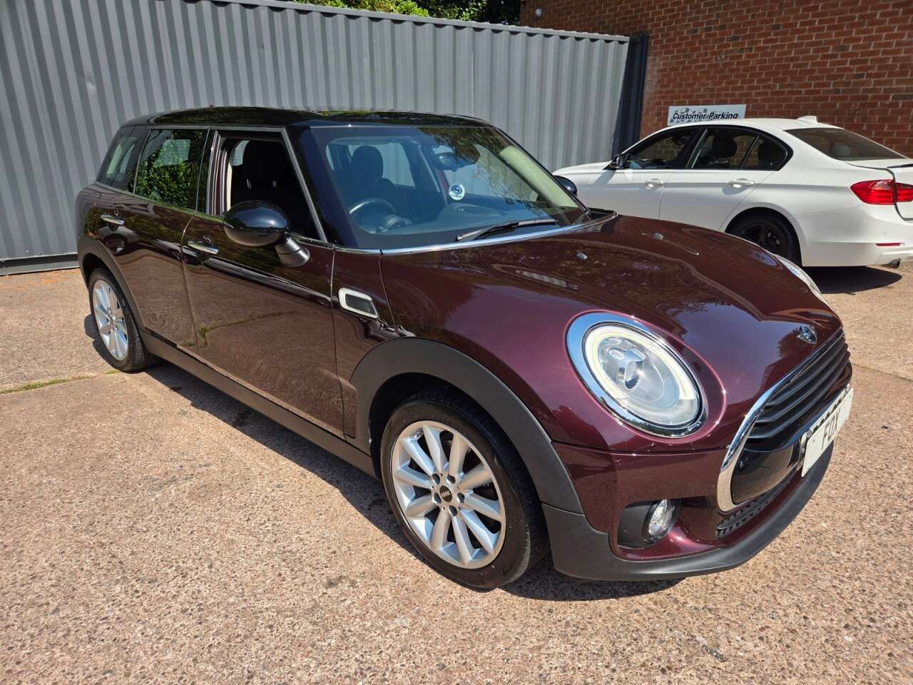 A 2016 MINI CLUBMAN 2.0 Cooper D Estate 6dr Diesel Manual Euro 6 (s/s) (150 ps) SAT NAV,CHILI P A 2016 MINI CLUBMAN 2.0 Cooper D Estate 6dr Diesel Manual Euro 6 (s/s) (150 ps) SAT NAV,CHILI P