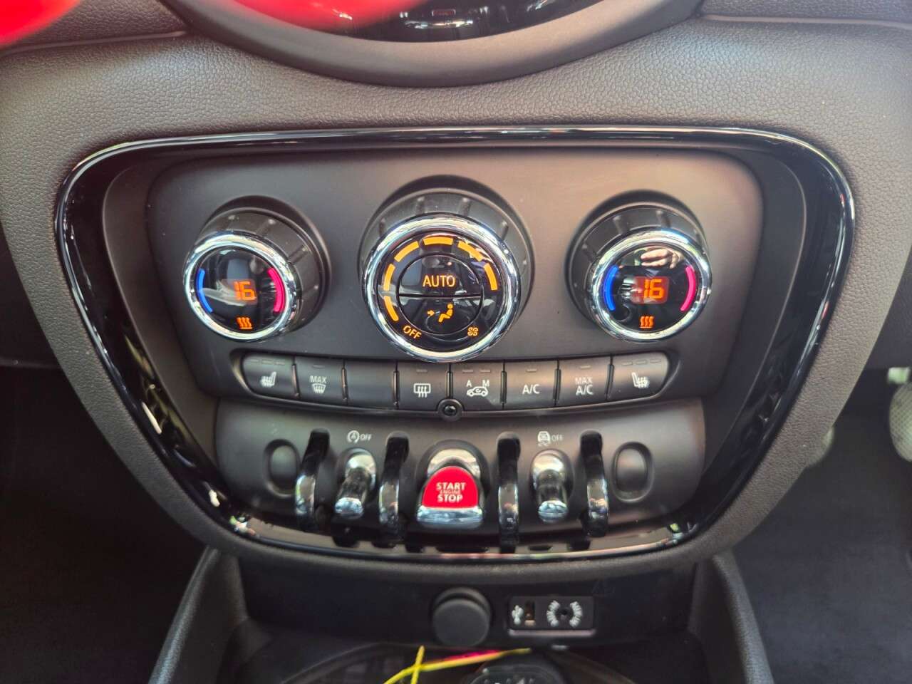 2016 MINI CLUBMAN 2016 MINI CLUBMAN