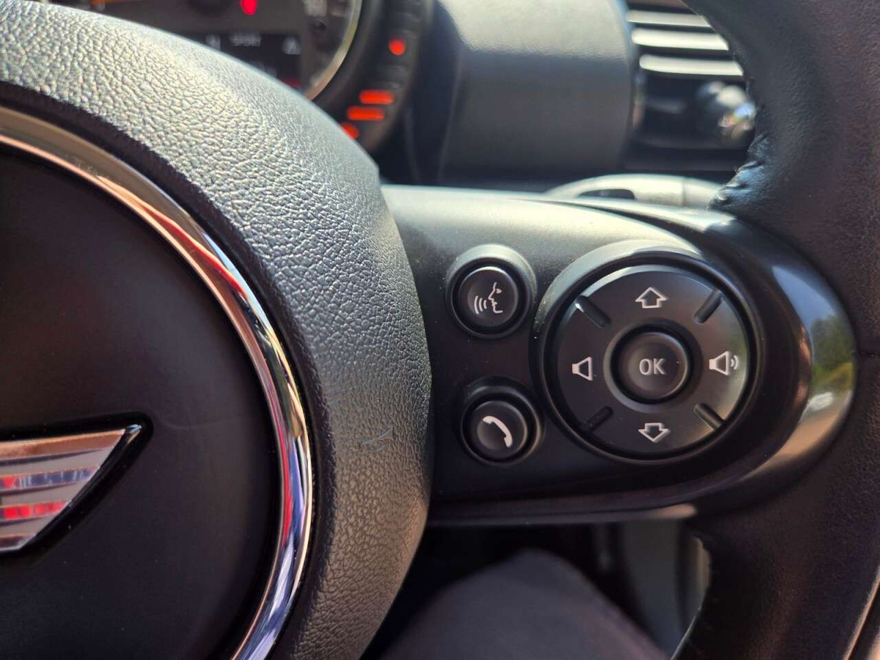 2016 MINI CLUBMAN 2016 MINI CLUBMAN