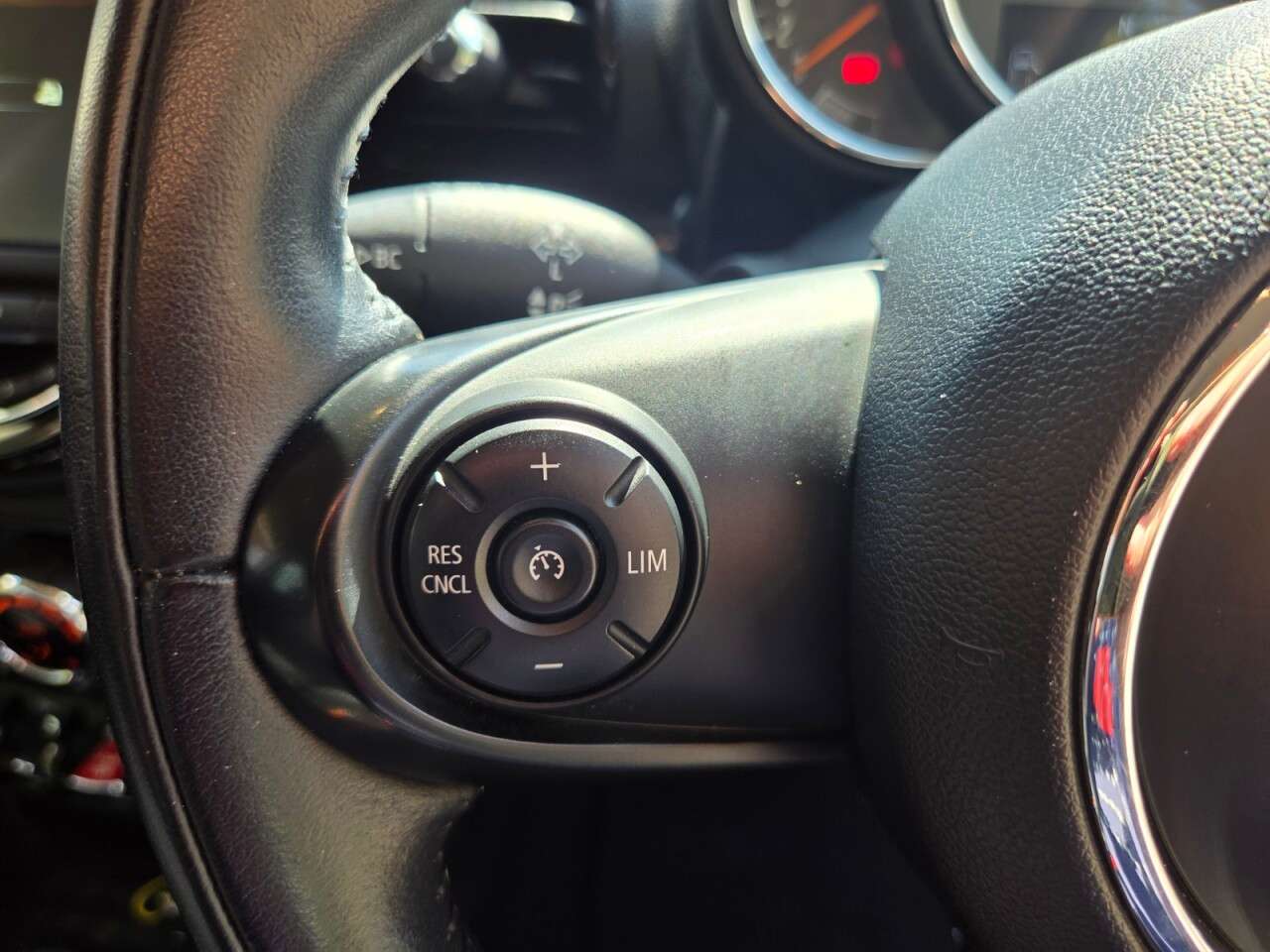 2016 MINI CLUBMAN 2016 MINI CLUBMAN