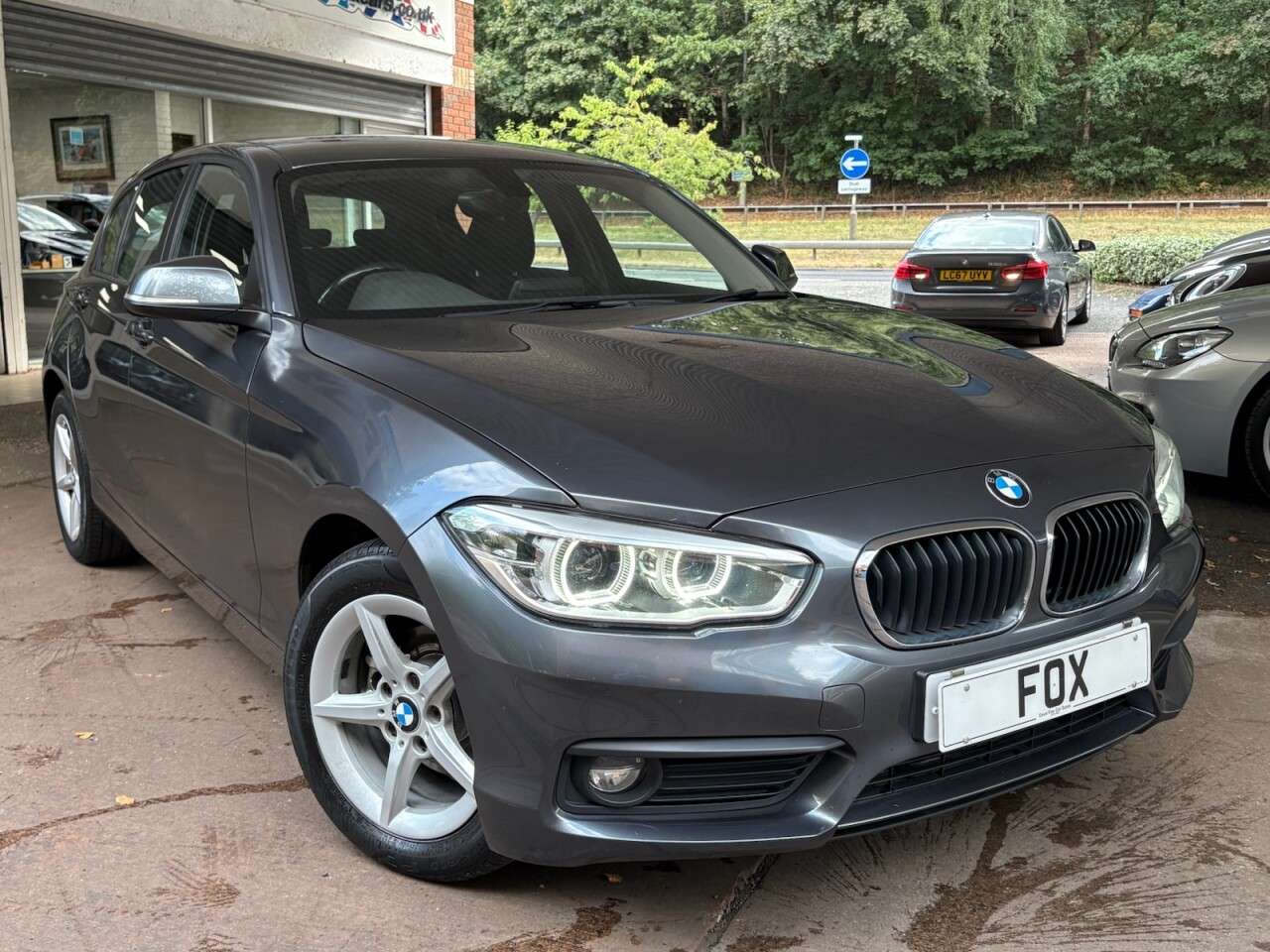 A 2018 BMW 1 SERIES 1.5 116d SE Business Hatchback 5dr Diesel Manual Euro 6 (s/s) (116 ps) SAT A 2018 BMW 1 SERIES 1.5 116d SE Business Hatchback 5dr Diesel Manual Euro 6 (s/s) (116 ps) SAT