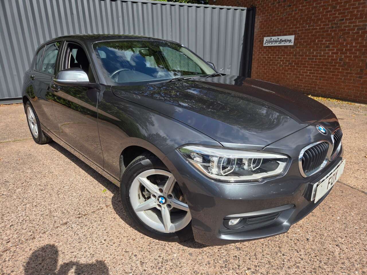 A 2018 BMW 1 SERIES 1.5 116d SE Business Hatchback 5dr Diesel Manual Euro 6 (s/s) (116 ps) SAT A 2018 BMW 1 SERIES 1.5 116d SE Business Hatchback 5dr Diesel Manual Euro 6 (s/s) (116 ps) SAT