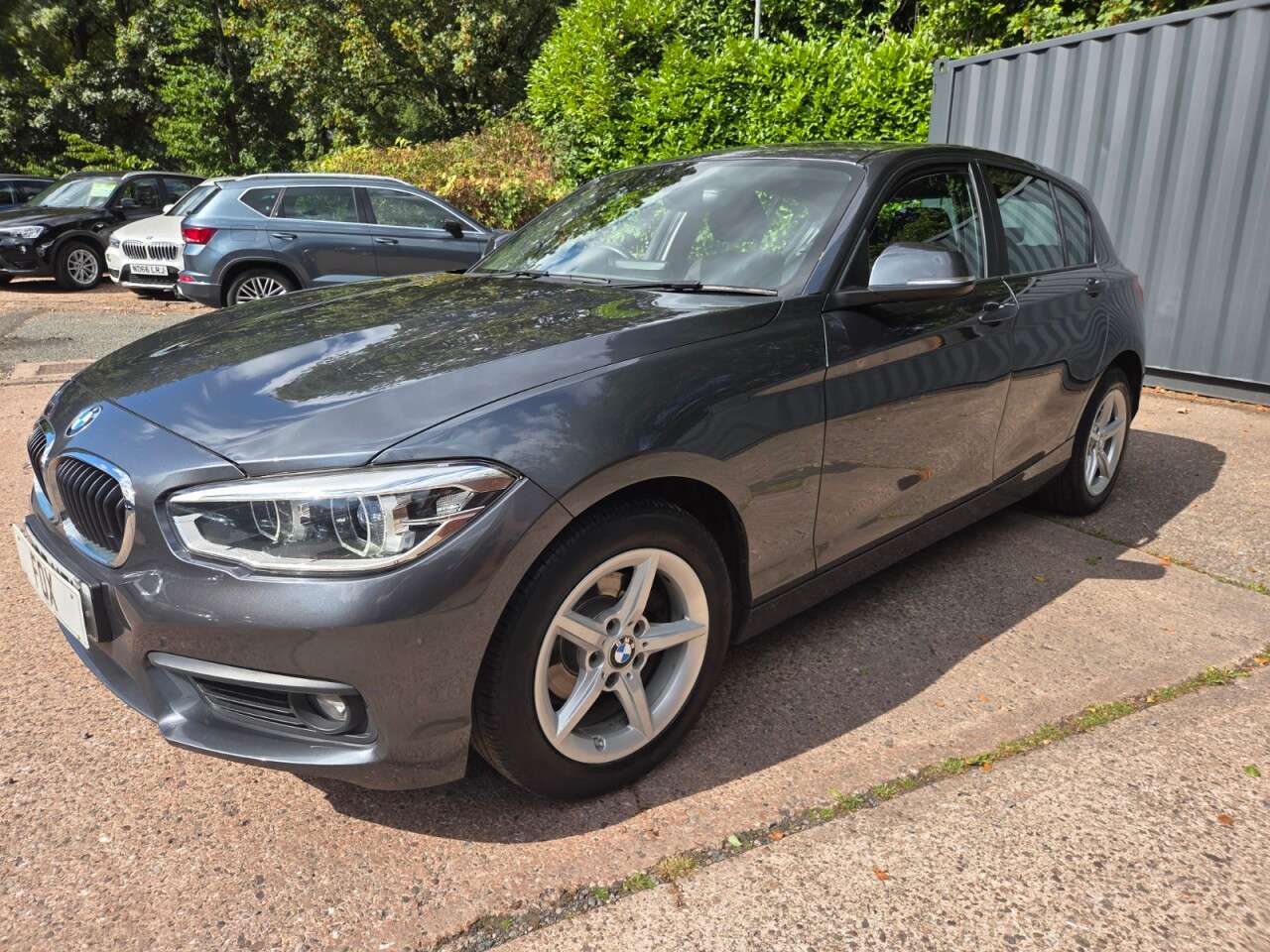A 2018 BMW 1 SERIES 1.5 116d SE Business Hatchback 5dr Diesel Manual Euro 6 (s/s) (116 ps) SAT A 2018 BMW 1 SERIES 1.5 116d SE Business Hatchback 5dr Diesel Manual Euro 6 (s/s) (116 ps) SAT