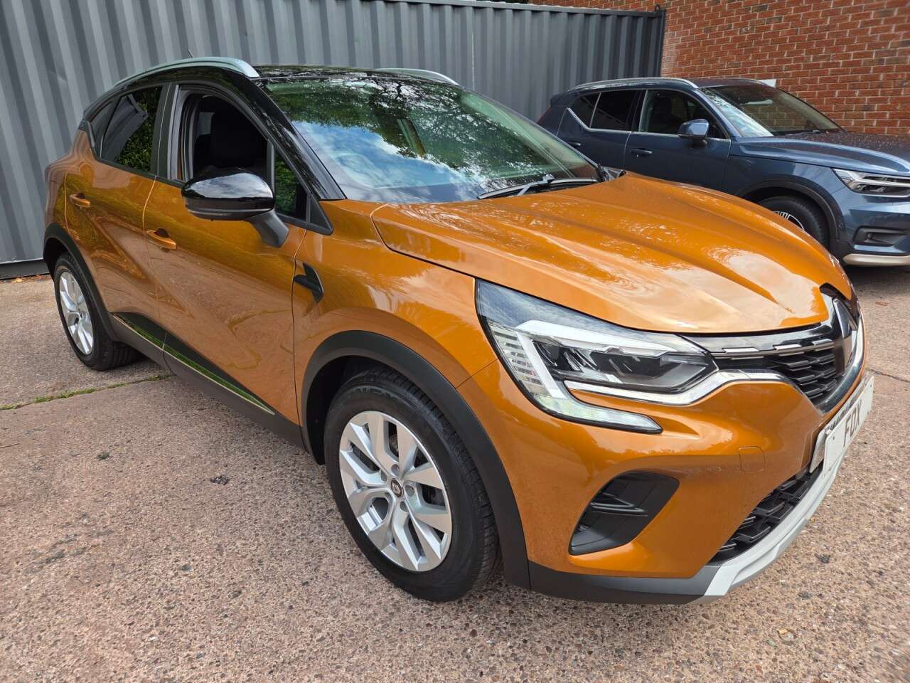 A 2021 RENAULT CAPTUR 1.0 TCe Iconic SUV 5dr Petrol Manual Euro 6 (s/s) (90 ps) SAT NAV,HIGH SPEC A 2021 RENAULT CAPTUR 1.0 TCe Iconic SUV 5dr Petrol Manual Euro 6 (s/s) (90 ps) SAT NAV,HIGH SPEC