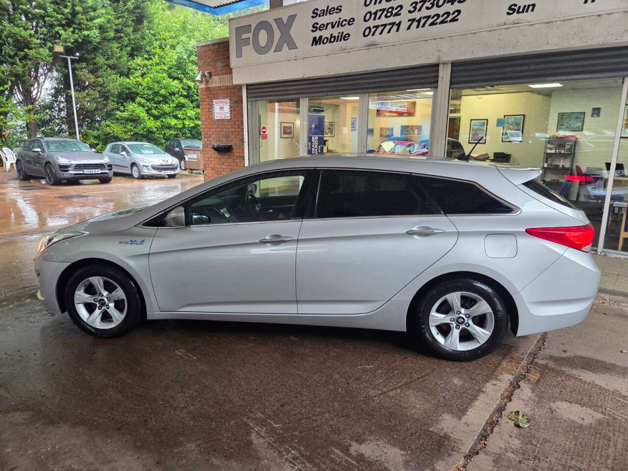 A 2013 HYUNDAI I40 1.7 CRDi Blue Drive Style Estate 5dr Diesel Manual Euro 5 (s/s) (136 ps) RE A 2013 HYUNDAI I40 1.7 CRDi Blue Drive Style Estate 5dr Diesel Manual Euro 5 (s/s) (136 ps) RE