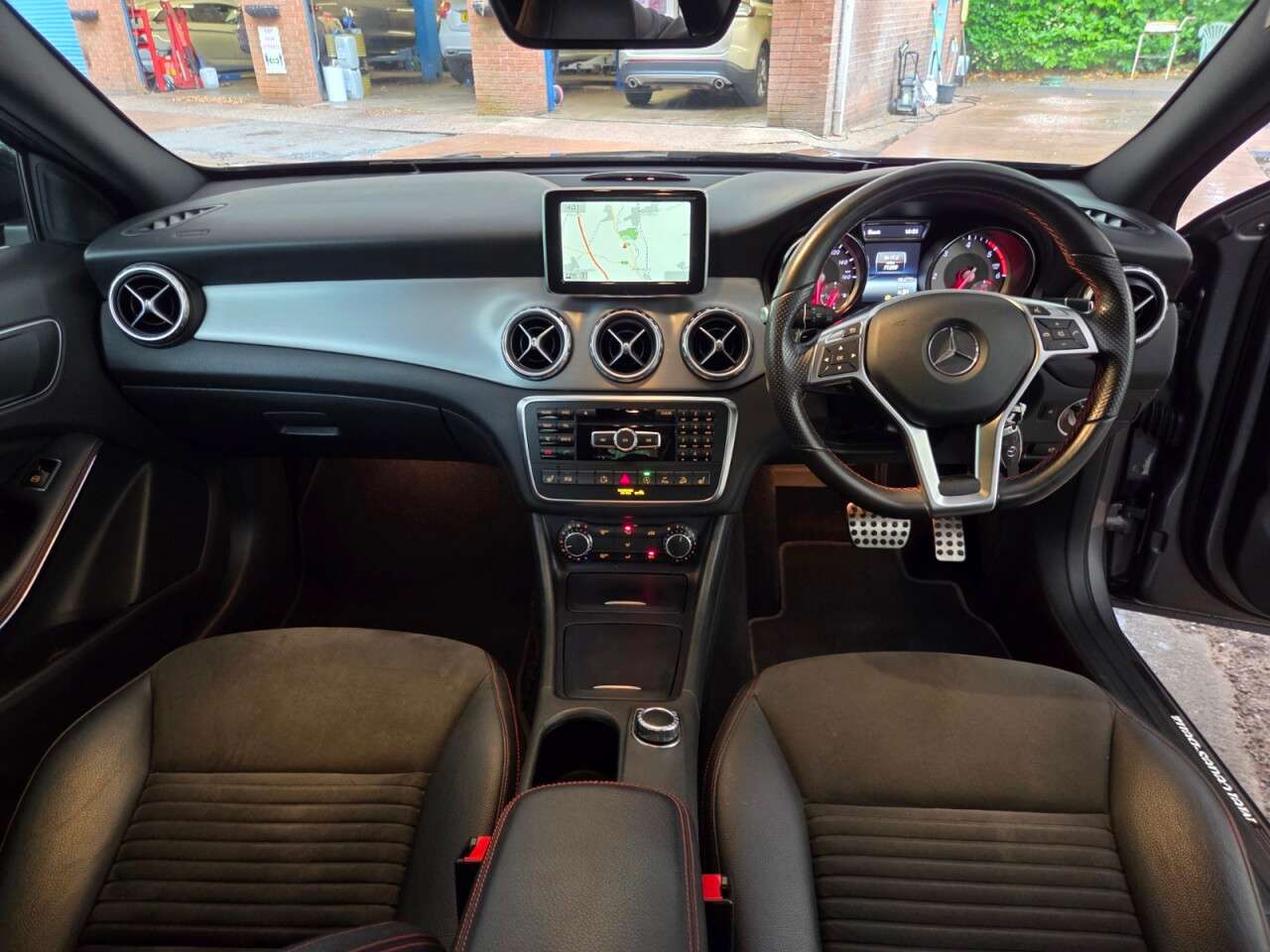 A 2015 MERCEDES-BENZ GLA 2.1 GLA220 CDI AMG Line SUV 5dr Diesel 7G-DCT 4MATIC Euro 6 (s/s) (170 ps) A 2015 MERCEDES-BENZ GLA 2.1 GLA220 CDI AMG Line SUV 5dr Diesel 7G-DCT 4MATIC Euro 6 (s/s) (170 ps)