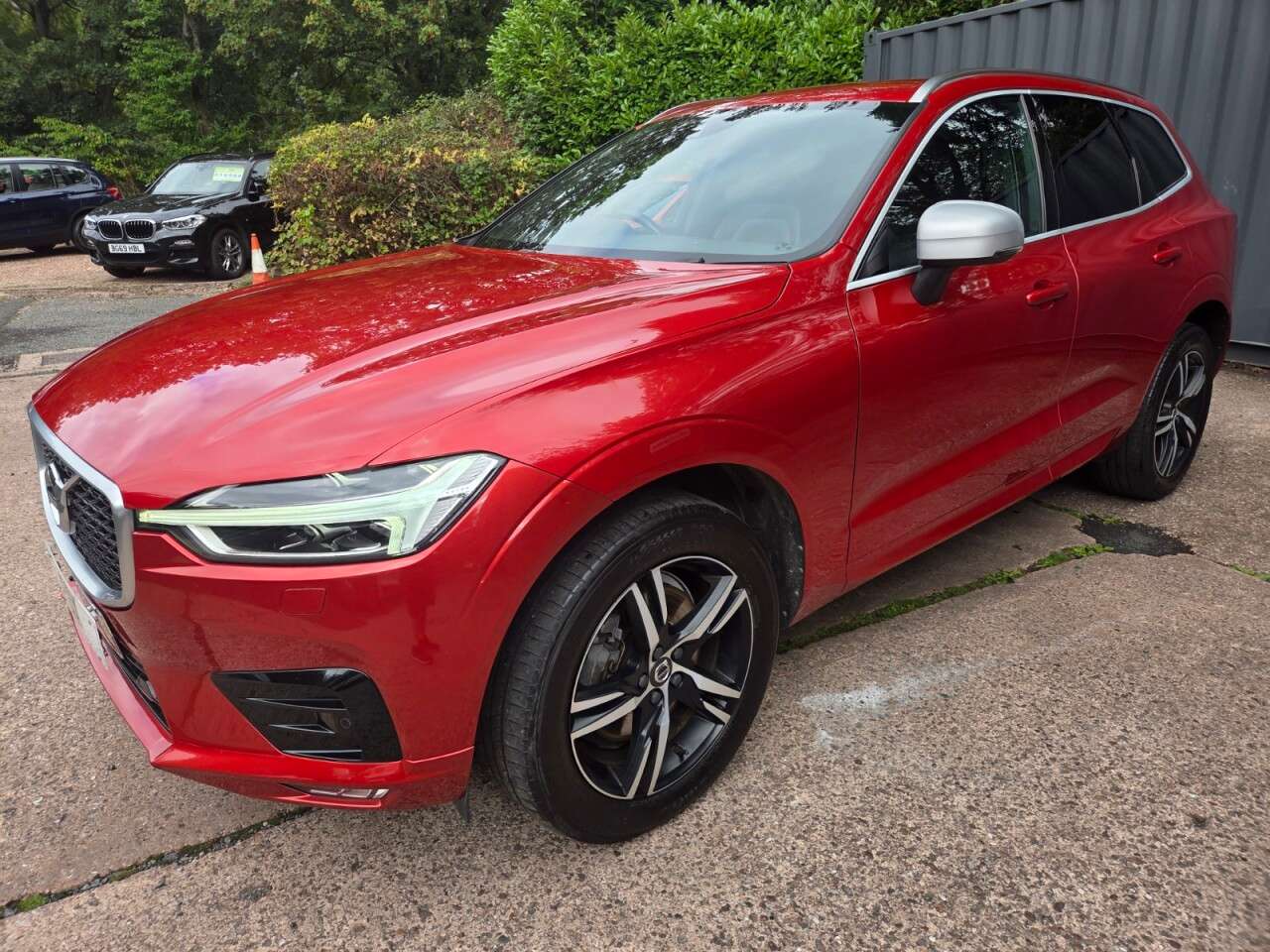 A 2018 VOLVO XC60 2.0 D5 PowerPulse R-Design SUV 5dr Diesel Auto AWD Euro 6 (s/s) (235 ps) A 2018 VOLVO XC60 2.0 D5 PowerPulse R-Design SUV 5dr Diesel Auto AWD Euro 6 (s/s) (235 ps)