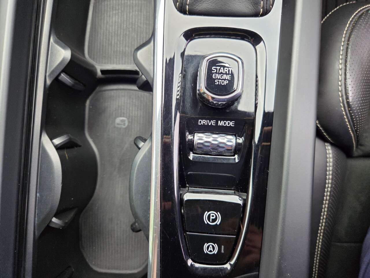 2018 VOLVO XC60 2018 VOLVO XC60
