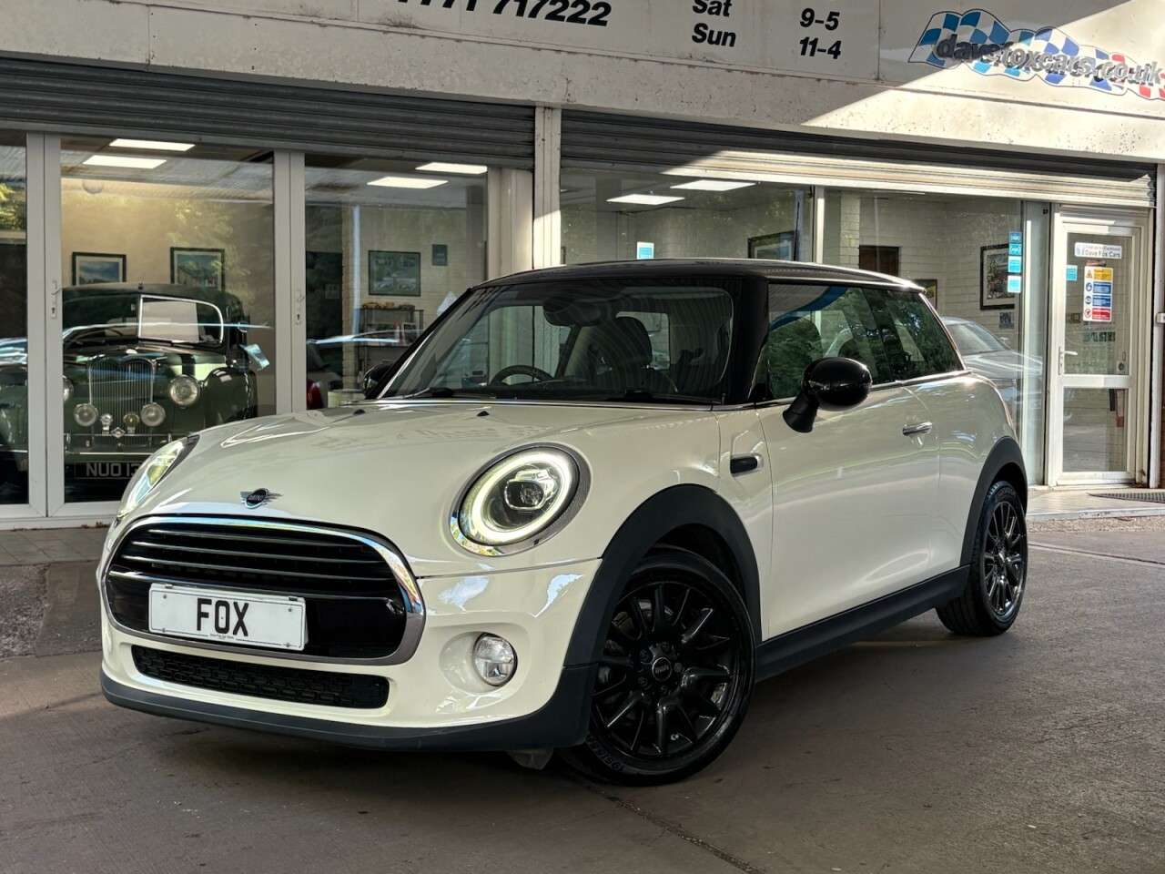 A 2018 MINI HATCH 1.5 Cooper Hatchback 3dr Petrol Manual Euro 6 (s/s) (136 ps) BLUETOBLUETOOT A 2018 MINI HATCH 1.5 Cooper Hatchback 3dr Petrol Manual Euro 6 (s/s) (136 ps) BLUETOBLUETOOT