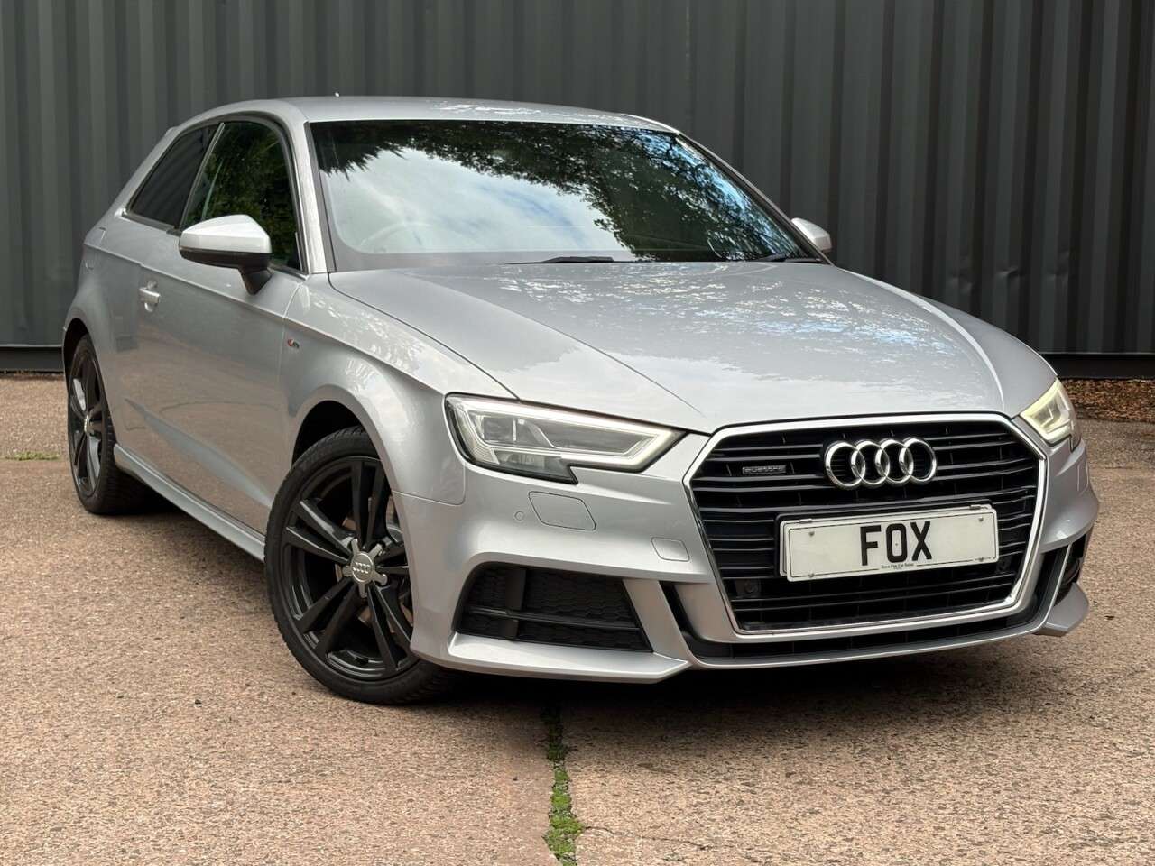 A 2017 AUDI A3 2.0 TFSI S line Hatchback 3dr Petrol S Tronic quattro Euro 6 (s/s) (190 ps) A 2017 AUDI A3 2.0 TFSI S line Hatchback 3dr Petrol S Tronic quattro Euro 6 (s/s) (190 ps)