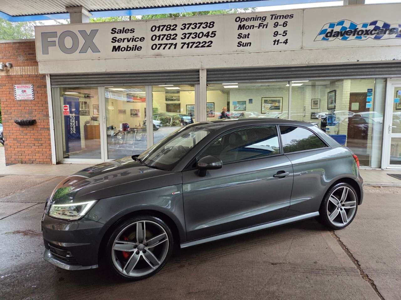 A 2015 AUDI A1 1.4 TFSI S line Hatchback 3dr Petrol Manual Euro 6 (s/s) (125 ps) BOSE-PRIV A 2015 AUDI A1 1.4 TFSI S line Hatchback 3dr Petrol Manual Euro 6 (s/s) (125 ps) BOSE-PRIV
