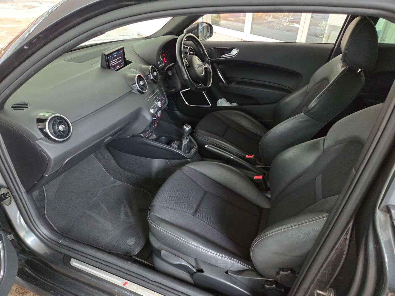 2015 AUDI A1 2015 AUDI A1