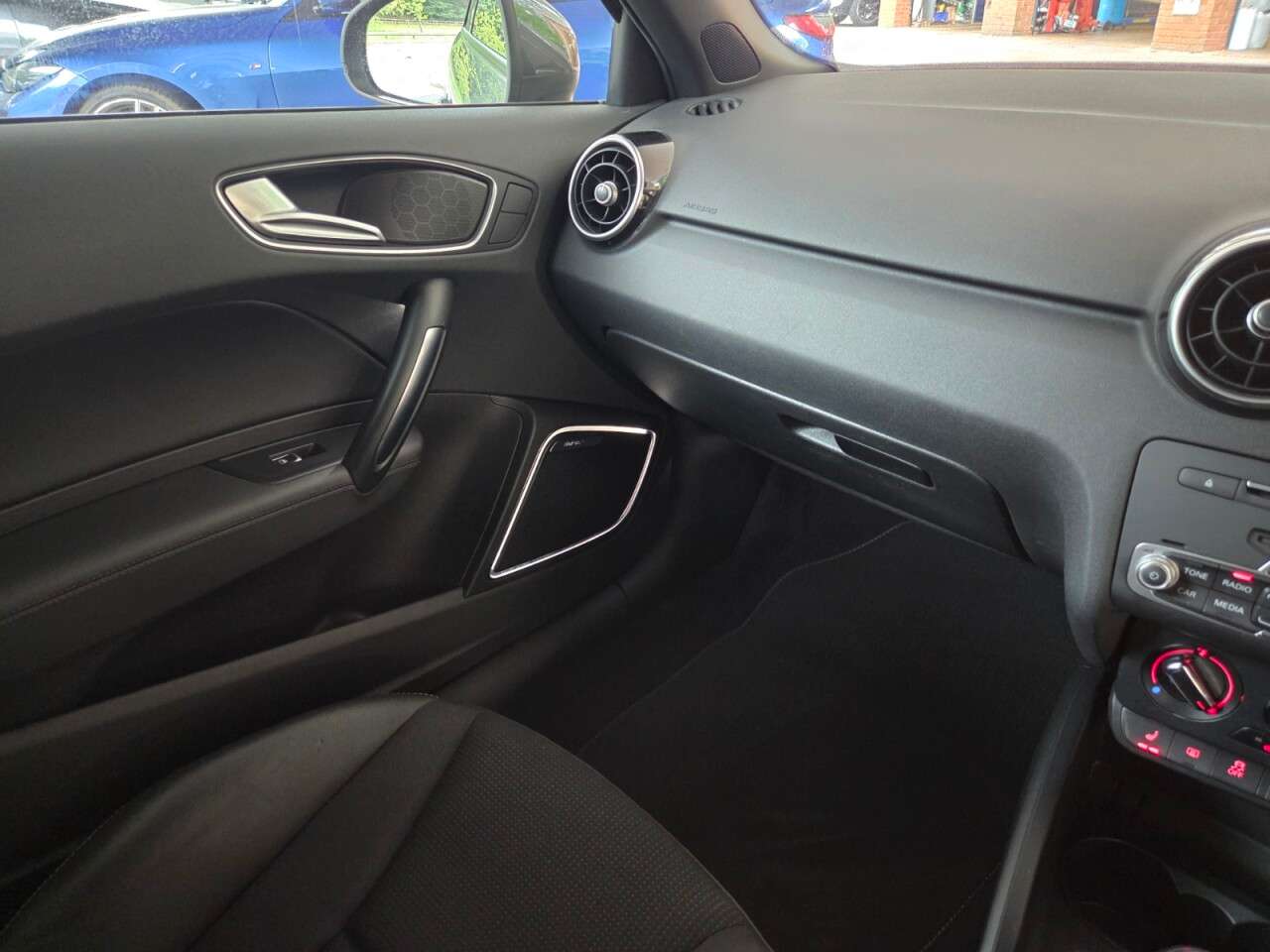 2015 AUDI A1 2015 AUDI A1