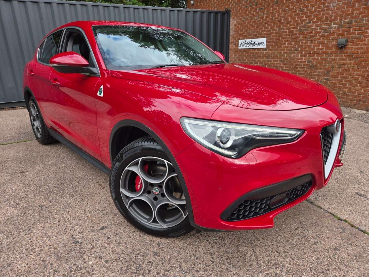 A 2018 ALFA ROMEO STELVIO 2.0T Speciale SUV 5dr Petrol Auto Q4 AWD Euro 6 (s/s) (280 ps) SAT NAV,HIGH A 2018 ALFA ROMEO STELVIO 2.0T Speciale SUV 5dr Petrol Auto Q4 AWD Euro 6 (s/s) (280 ps) SAT NAV,HIGH