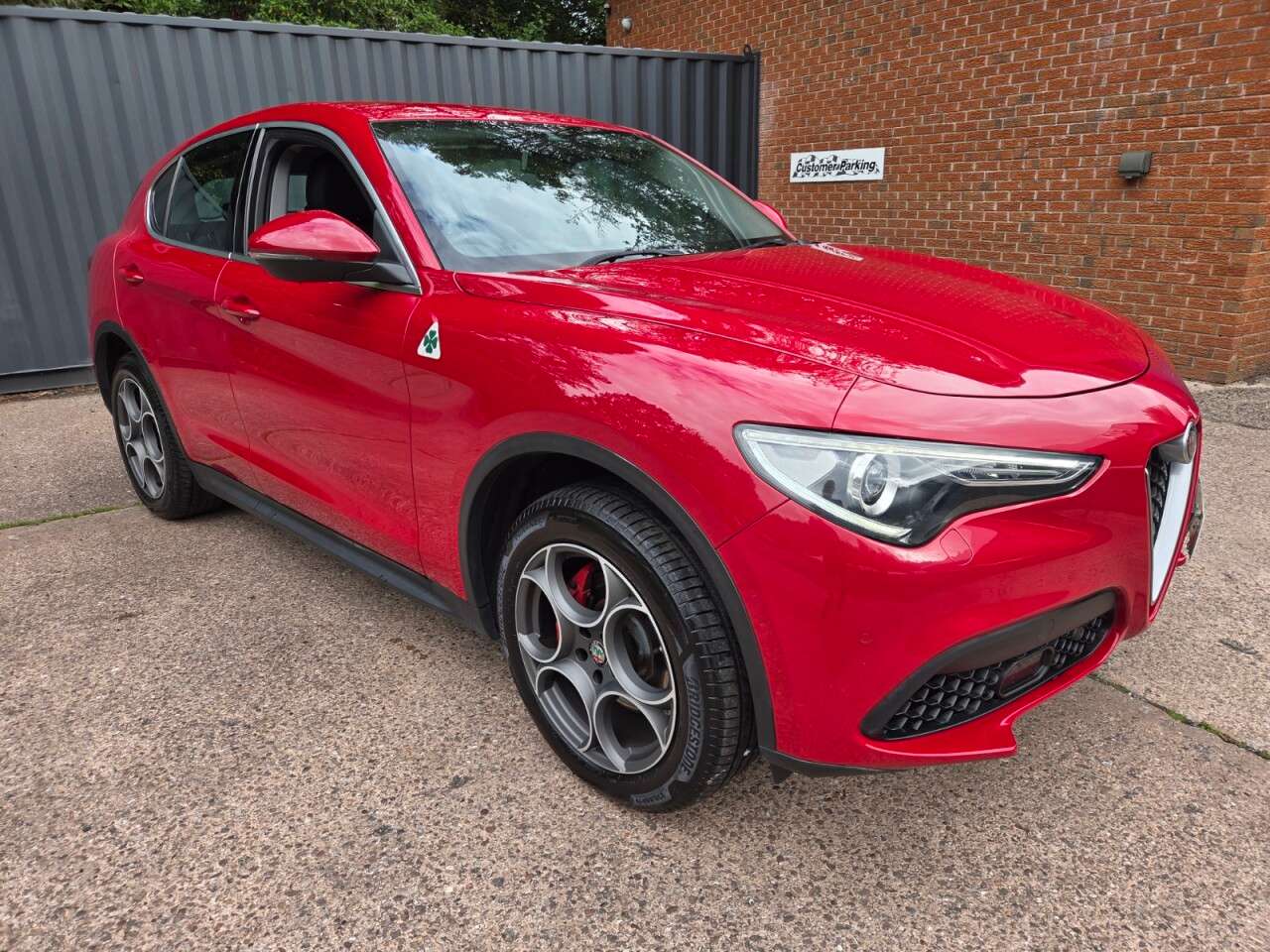 A 2018 ALFA ROMEO STELVIO 2.0T Speciale SUV 5dr Petrol Auto Q4 AWD Euro 6 (s/s) (280 ps) SAT NAV,HIGH A 2018 ALFA ROMEO STELVIO 2.0T Speciale SUV 5dr Petrol Auto Q4 AWD Euro 6 (s/s) (280 ps) SAT NAV,HIGH