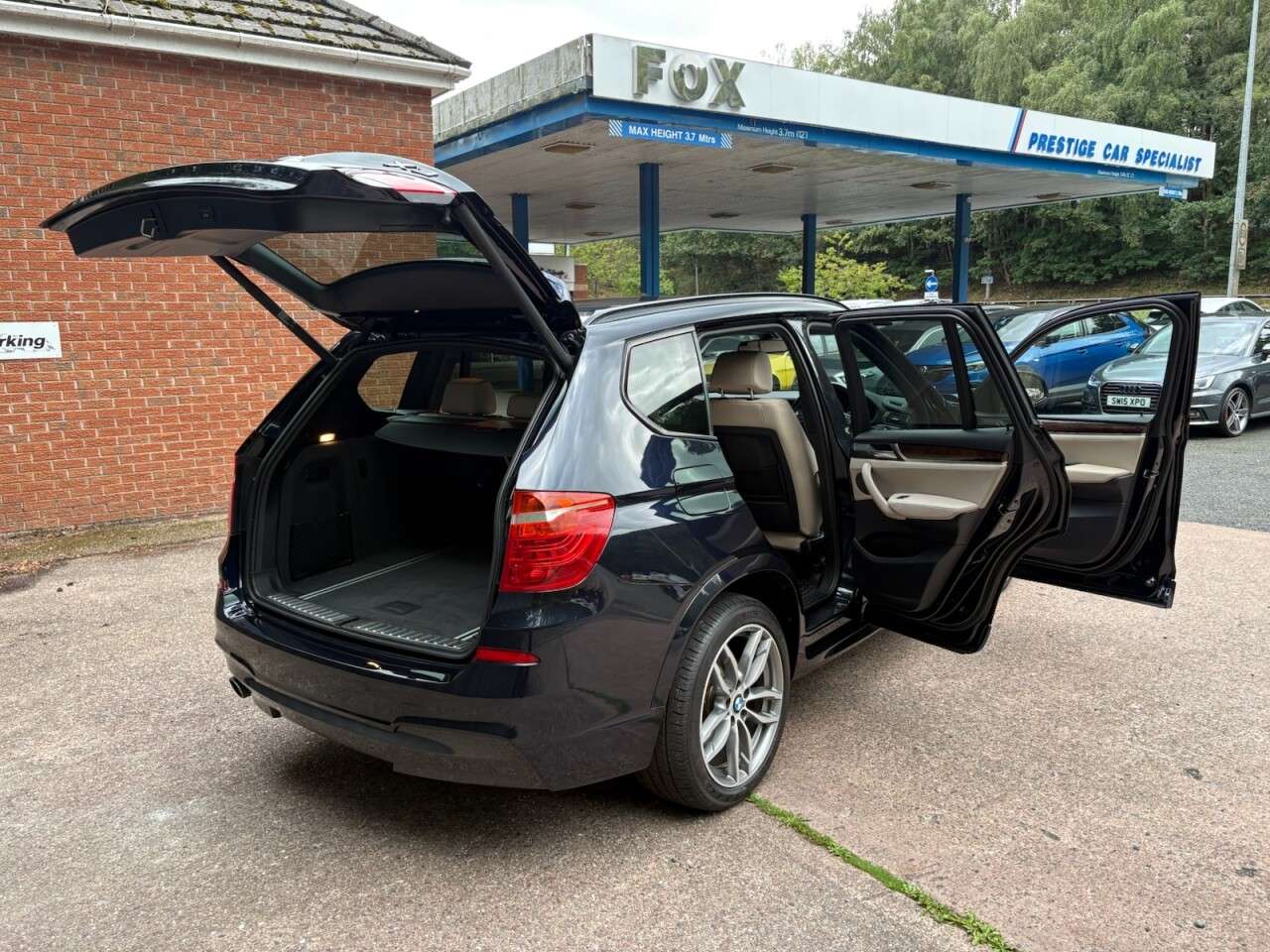 A 2016 BMW X3 2.0 20d M Sport SUV 5dr Diesel Auto xDrive Euro 6 (s/s) (190 ps) A 2016 BMW X3 2.0 20d M Sport SUV 5dr Diesel Auto xDrive Euro 6 (s/s) (190 ps)