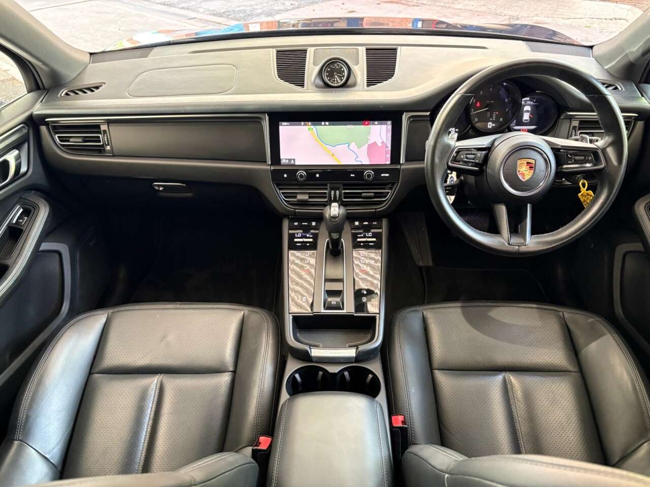 A 2022 PORSCHE MACAN 2.0T SUV 5dr Petrol PDK 4WD Euro 6 (s/s) (265 ps) ,SATELLITE NAVIGATION/BLA A 2022 PORSCHE MACAN 2.0T SUV 5dr Petrol PDK 4WD Euro 6 (s/s) (265 ps) ,SATELLITE NAVIGATION/BLA