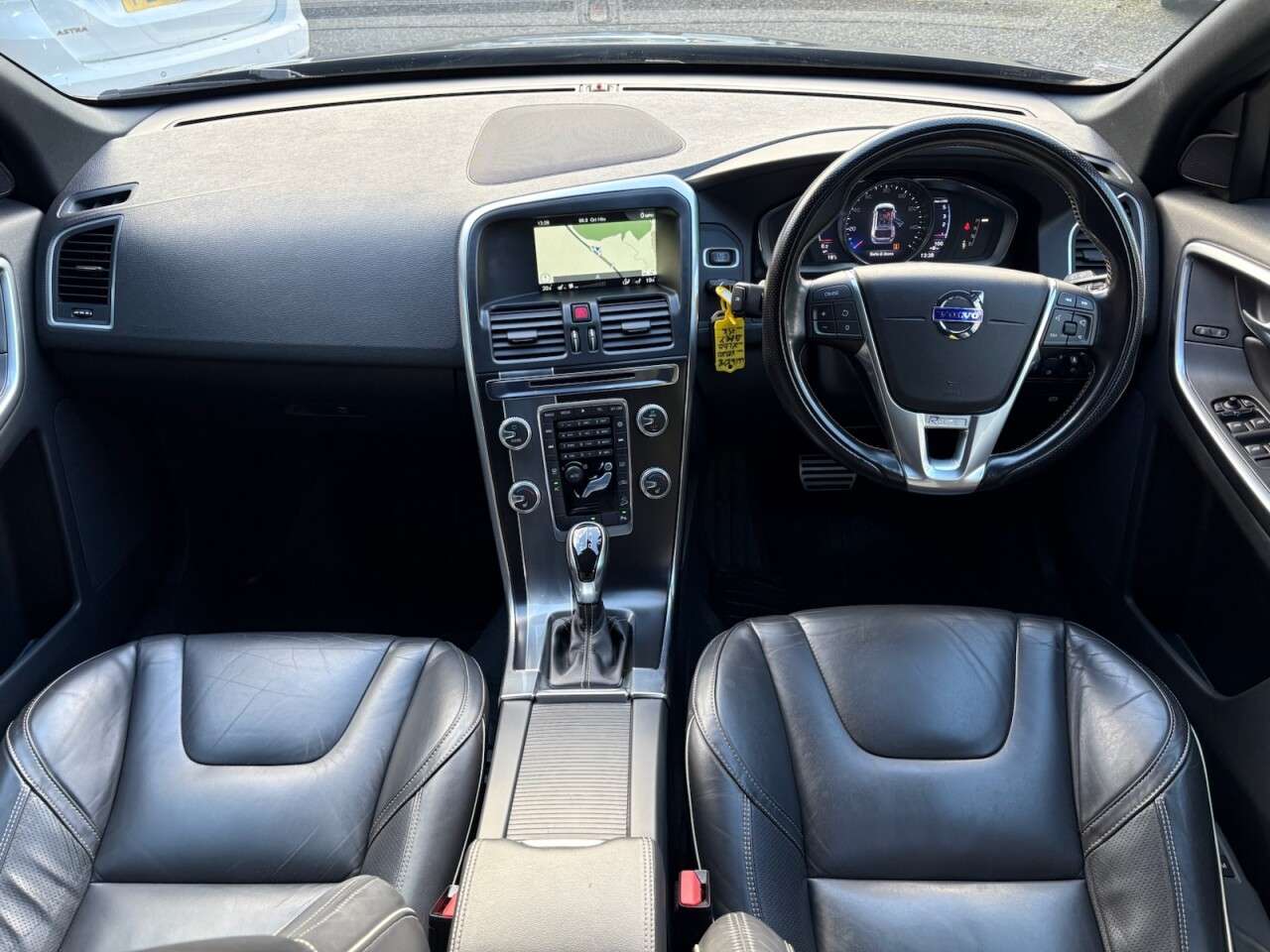 A 2016 VOLVO XC60 2.4 D4 R-Design Lux Nav SUV 5dr Diesel Auto AWD Euro 6 (s/s) (190 ps) ,SATE A 2016 VOLVO XC60 2.4 D4 R-Design Lux Nav SUV 5dr Diesel Auto AWD Euro 6 (s/s) (190 ps) ,SATE